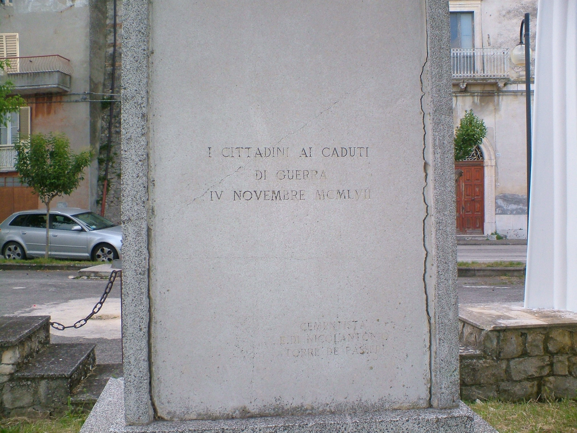 monumento ai caduti, allegoria della Vittoria come aquila (monumento ai caduti - a basamento) di Di Nicolantonio E (sec. XX)