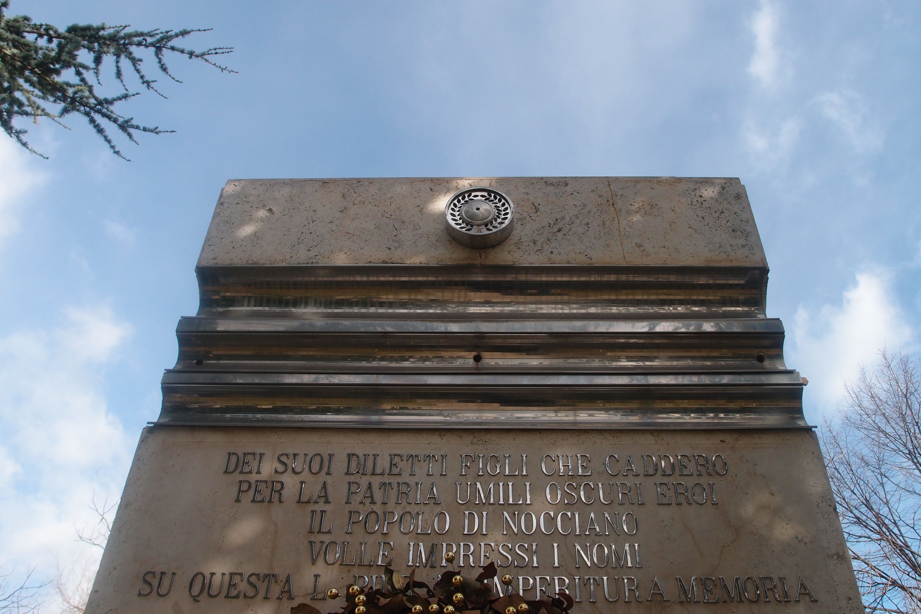 monumento ai caduti - a stele di Cirilli Mario (sec. XX)