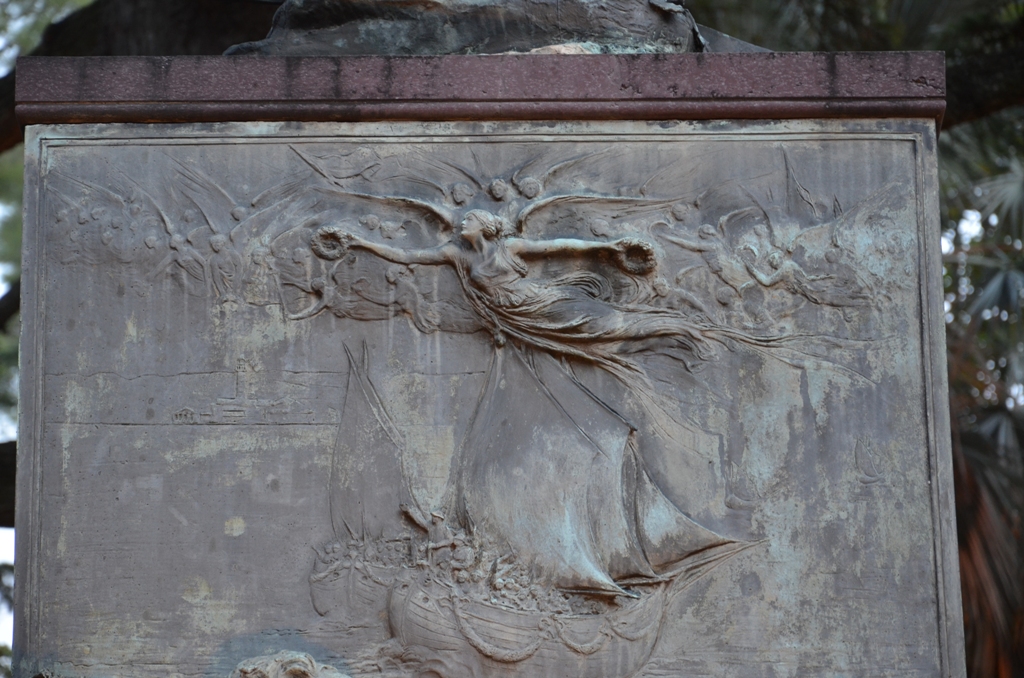 figura di soldato che porta la bandiera, allegoria della morte del soldato (monumento ai caduti - a basamento) di Canonica Pietro (sec. XX)
