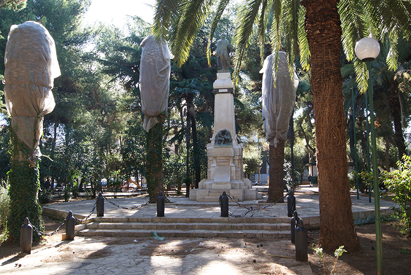 allegoria del soldato come eroe antico (monumento ai caduti - a cippo) di Sabatelli Mario (XX)