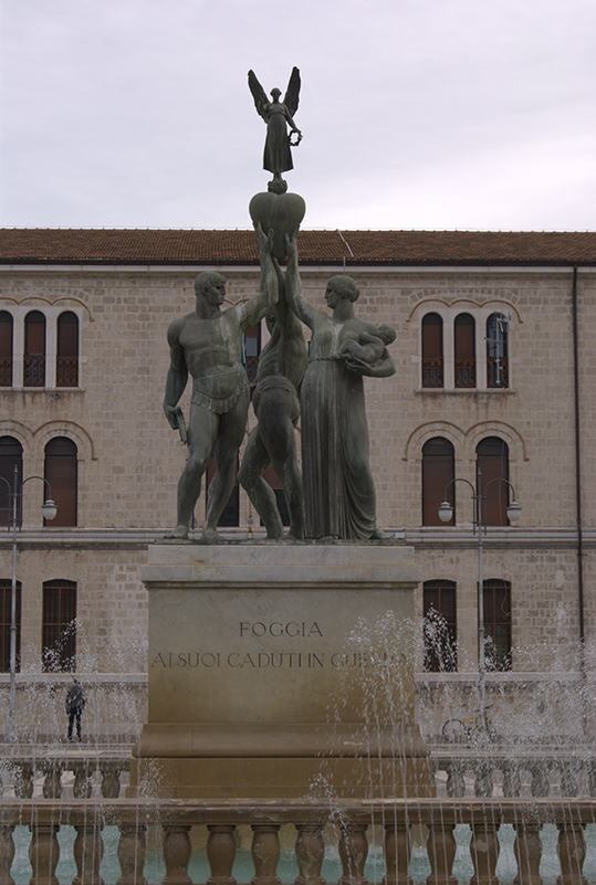 allegoria della Vittoria (monumento ai caduti - a fontana) di Cataldi Amleto (XX)