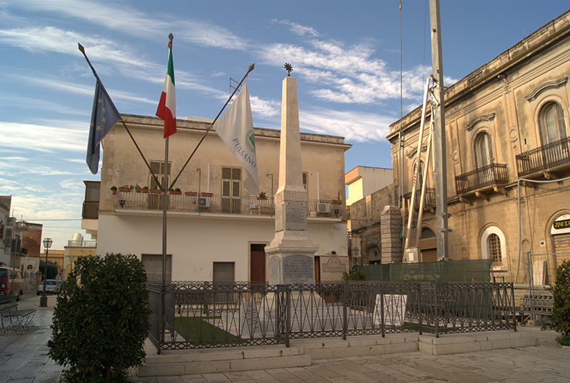 allegoria della Patria (monumento ai caduti - a obelisco) di Guacci Luigi (XX)