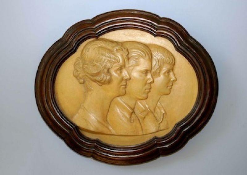 Bassorilievo con i ritratti dei figli del conte Guicciardini, Ritratti (rilievo, opera isolata) di Hendrik Christian Andersen (prima metà XX)