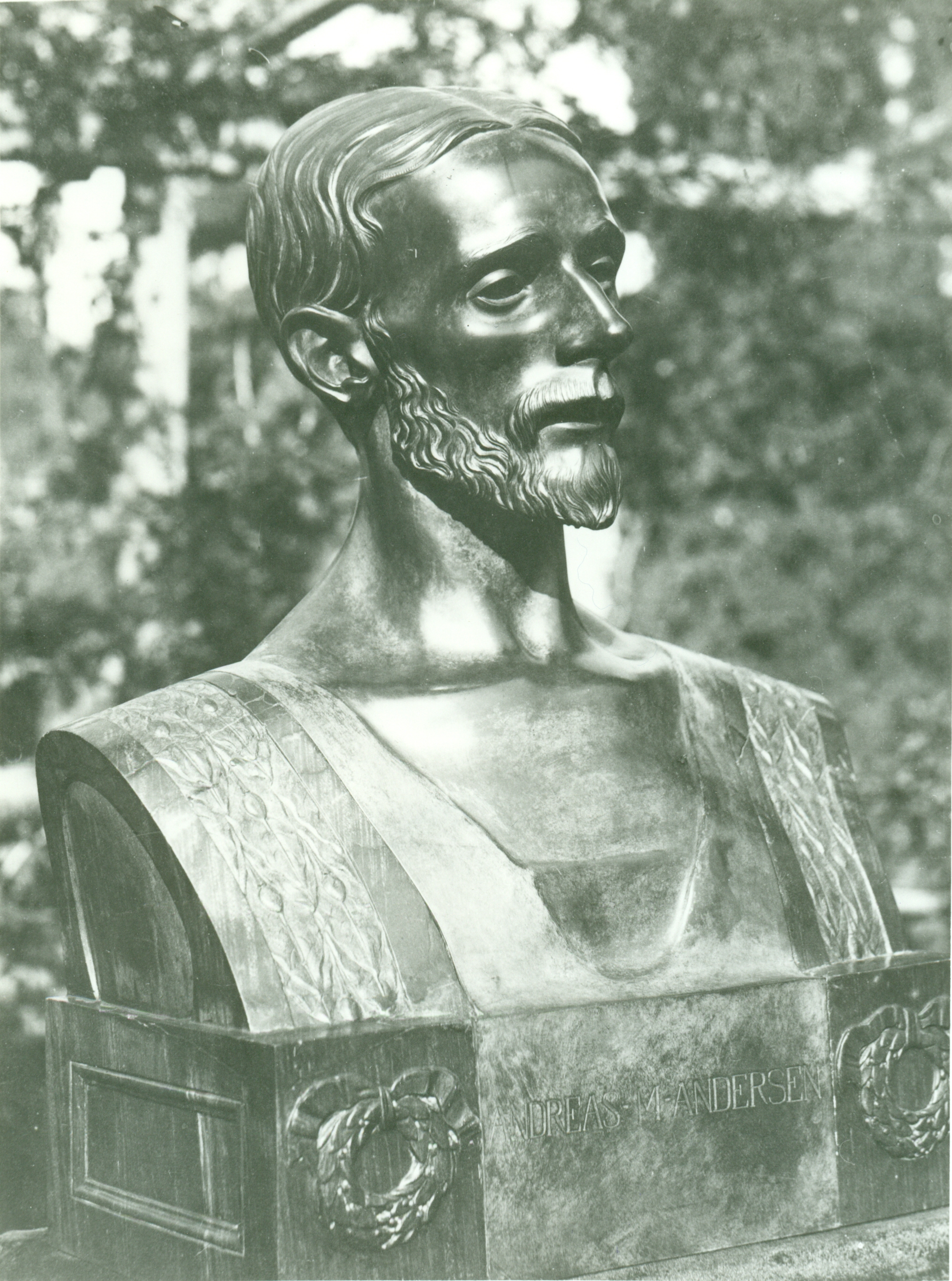 Busto ritratto di Andreas Martin Andersen con la barba, Mezzobusto maschile (statua, opera isolata) di Andersen Hendrik Christian (attribuito) (inizio XX)
