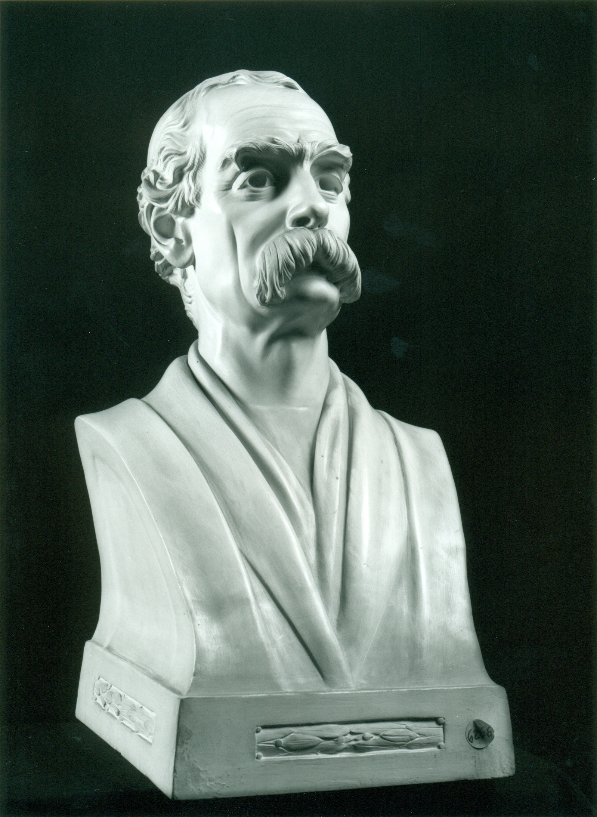 Busto ritratto di George Dohr, Mezzobusto maschile (statua, opera isolata) di Andersen Hendrik Christian (attribuito) (inizio XX)
