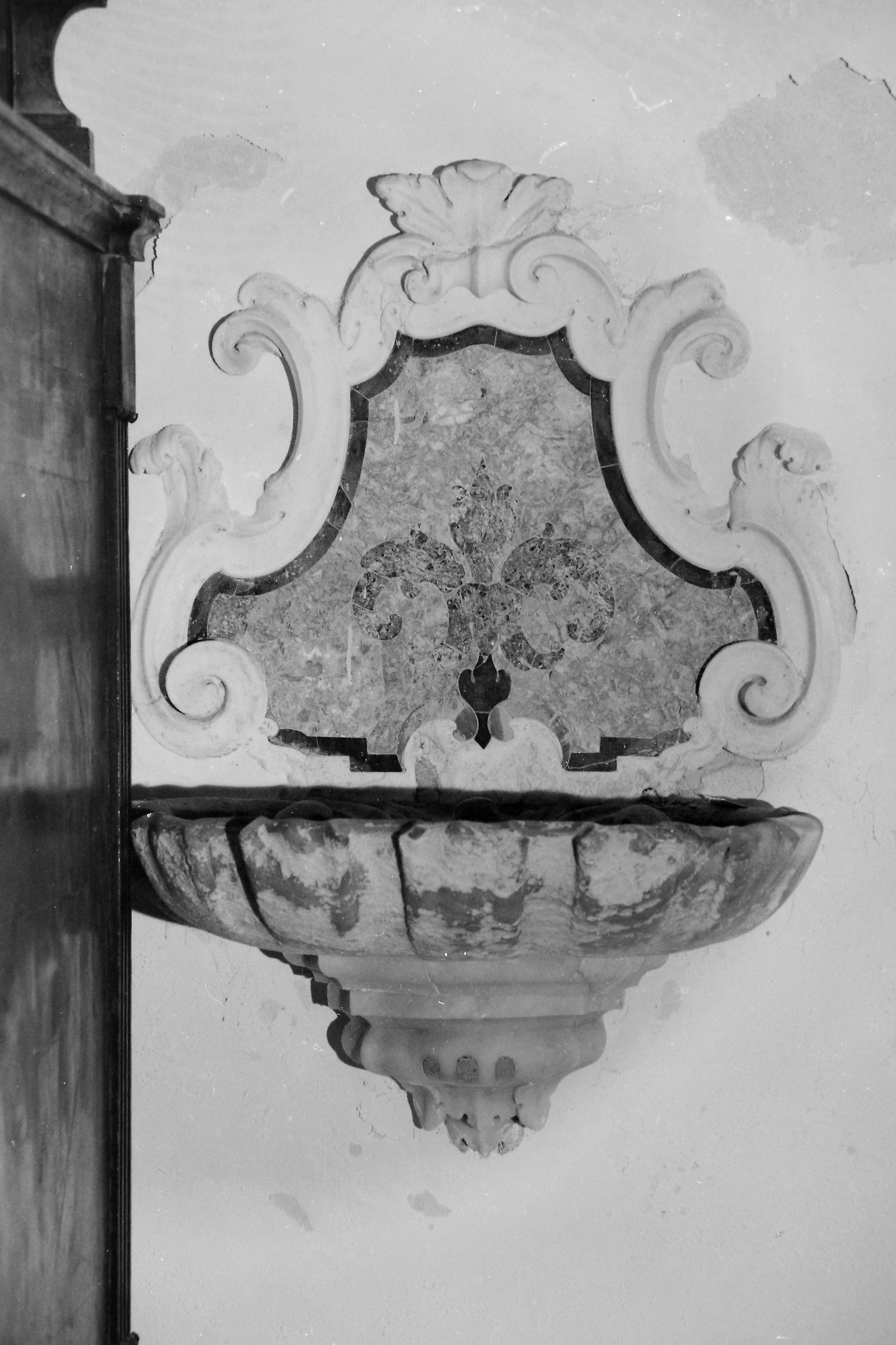 acquasantiera - ambito pugliese (sec. XVIII)