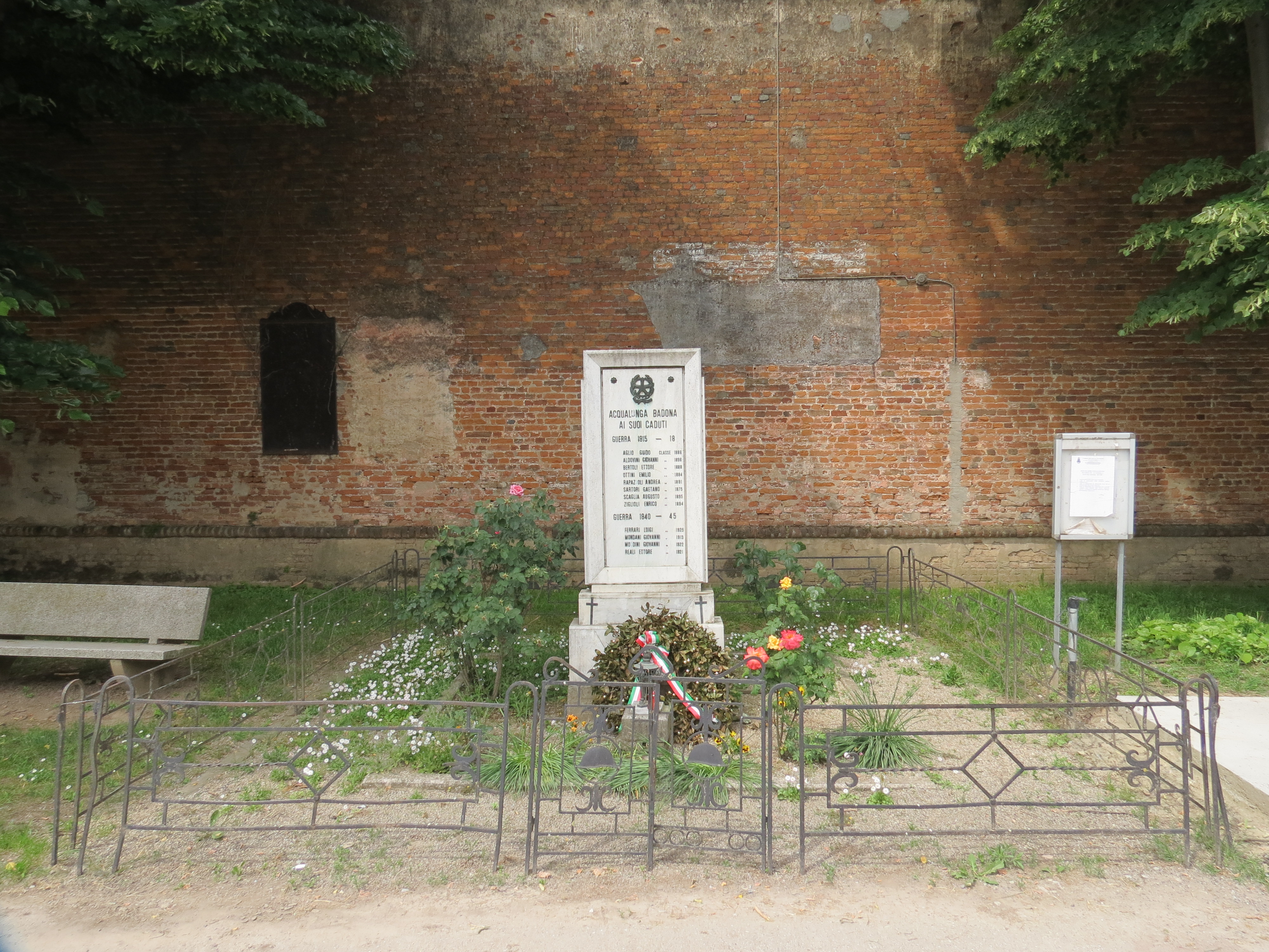 monumento ai caduti - a stele - ambito italiano (sec. XX)