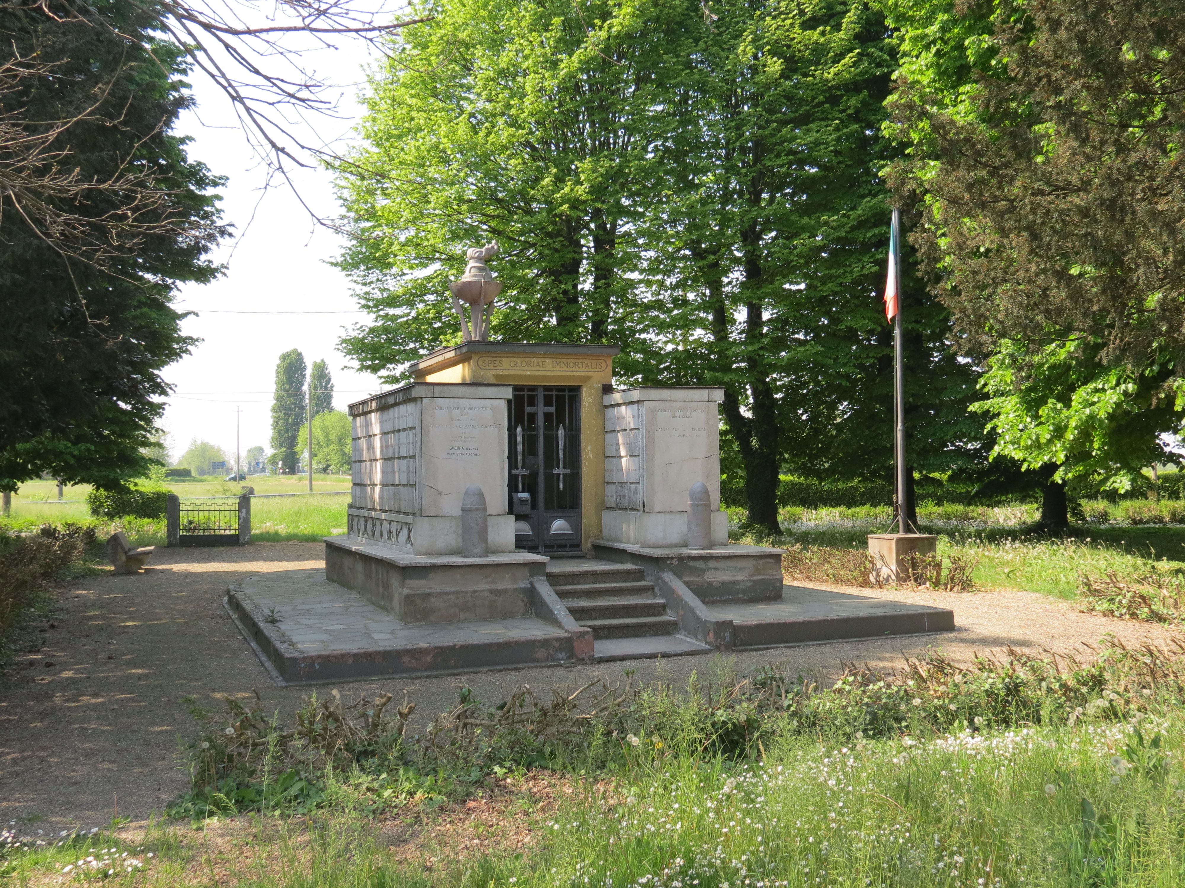 monumento ai caduti - a cappella, opera isolata - ambito italiano (sec. XX)