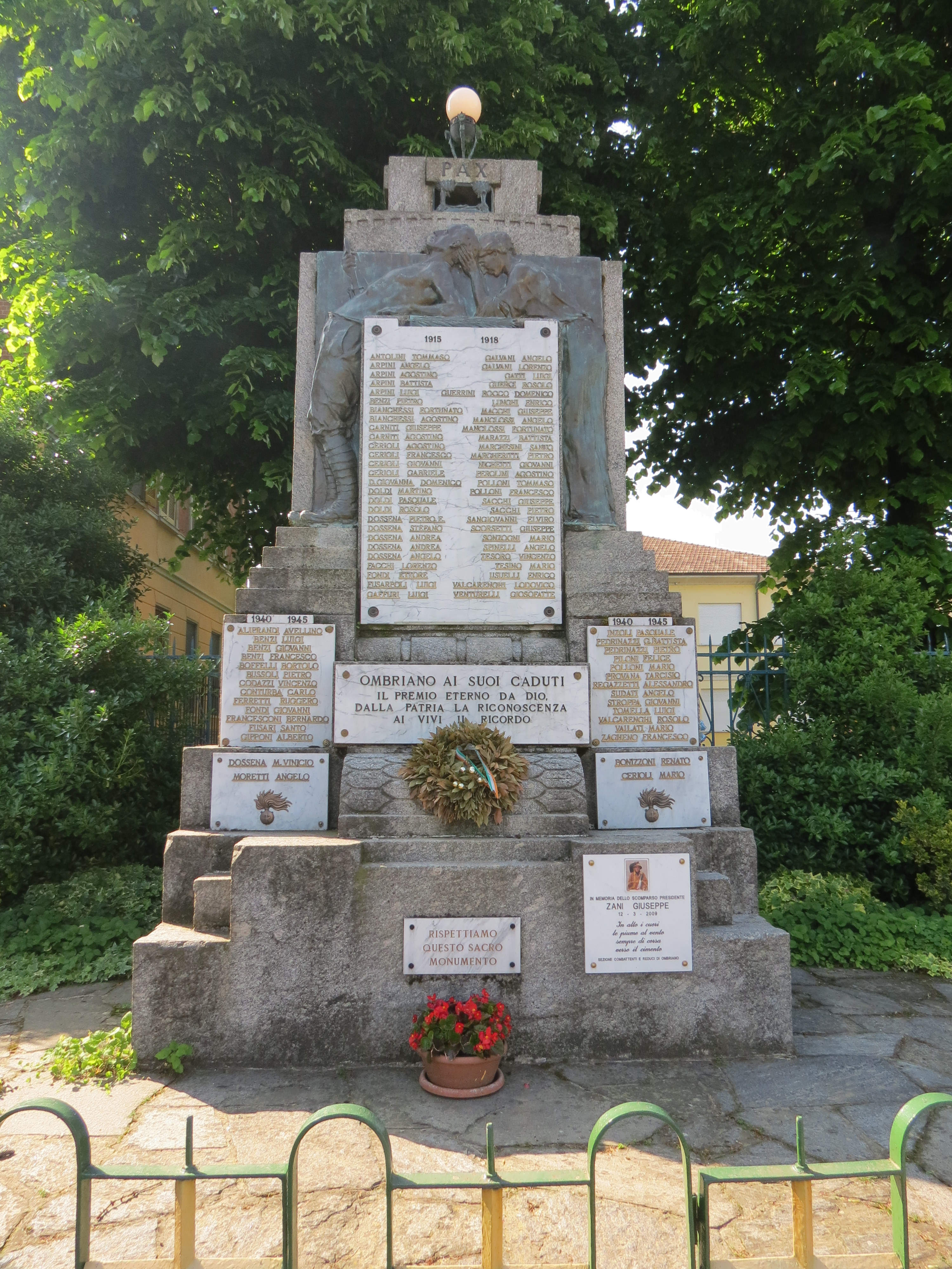 allegoria della morte del soldato (monumento ai caduti - a cippo) di Girbafranti Enrico (sec. XX)