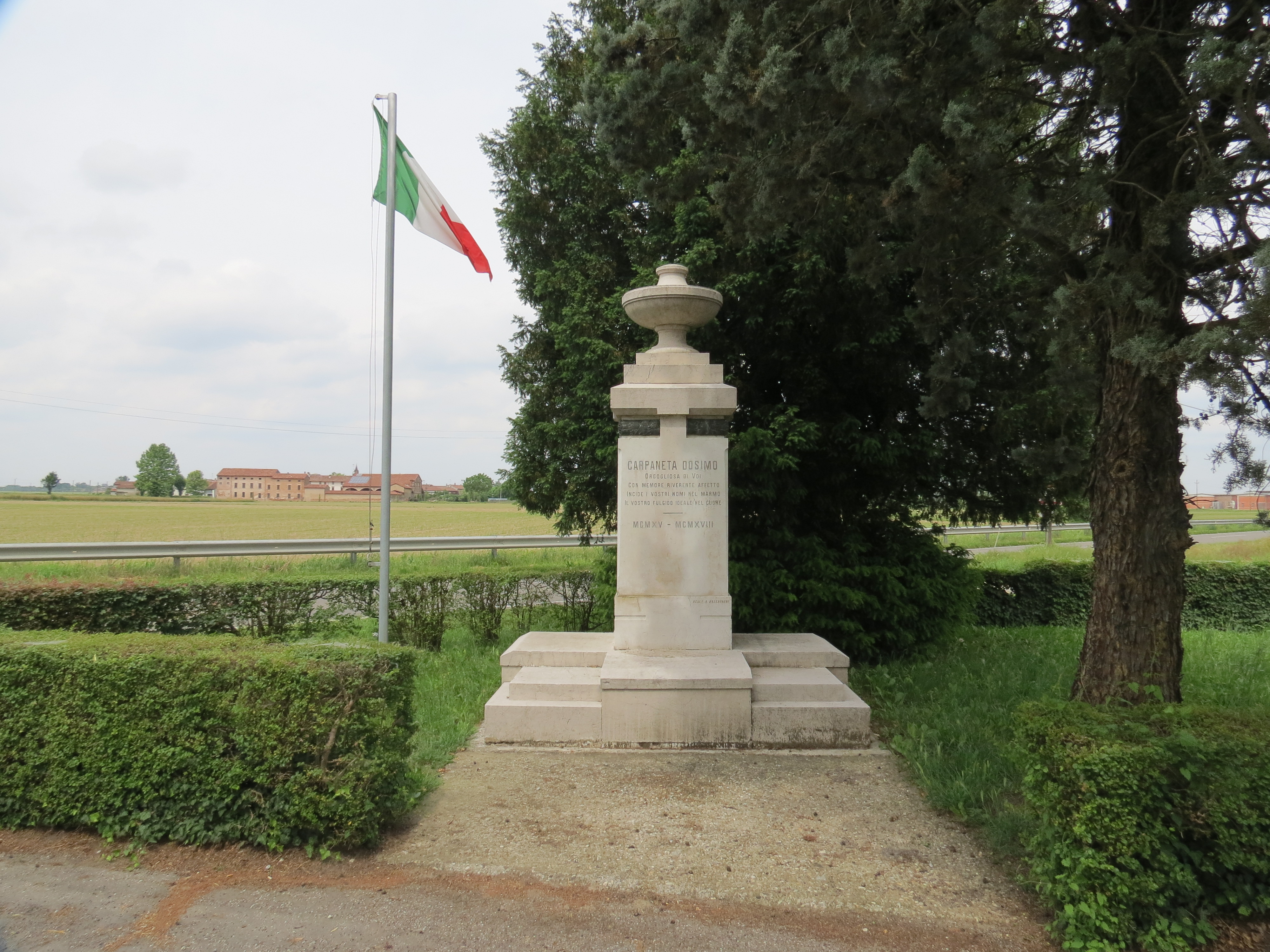 monumento ai caduti - a cippo di Balestreri Aldo (seconda metà sec. XX, sec. XX)