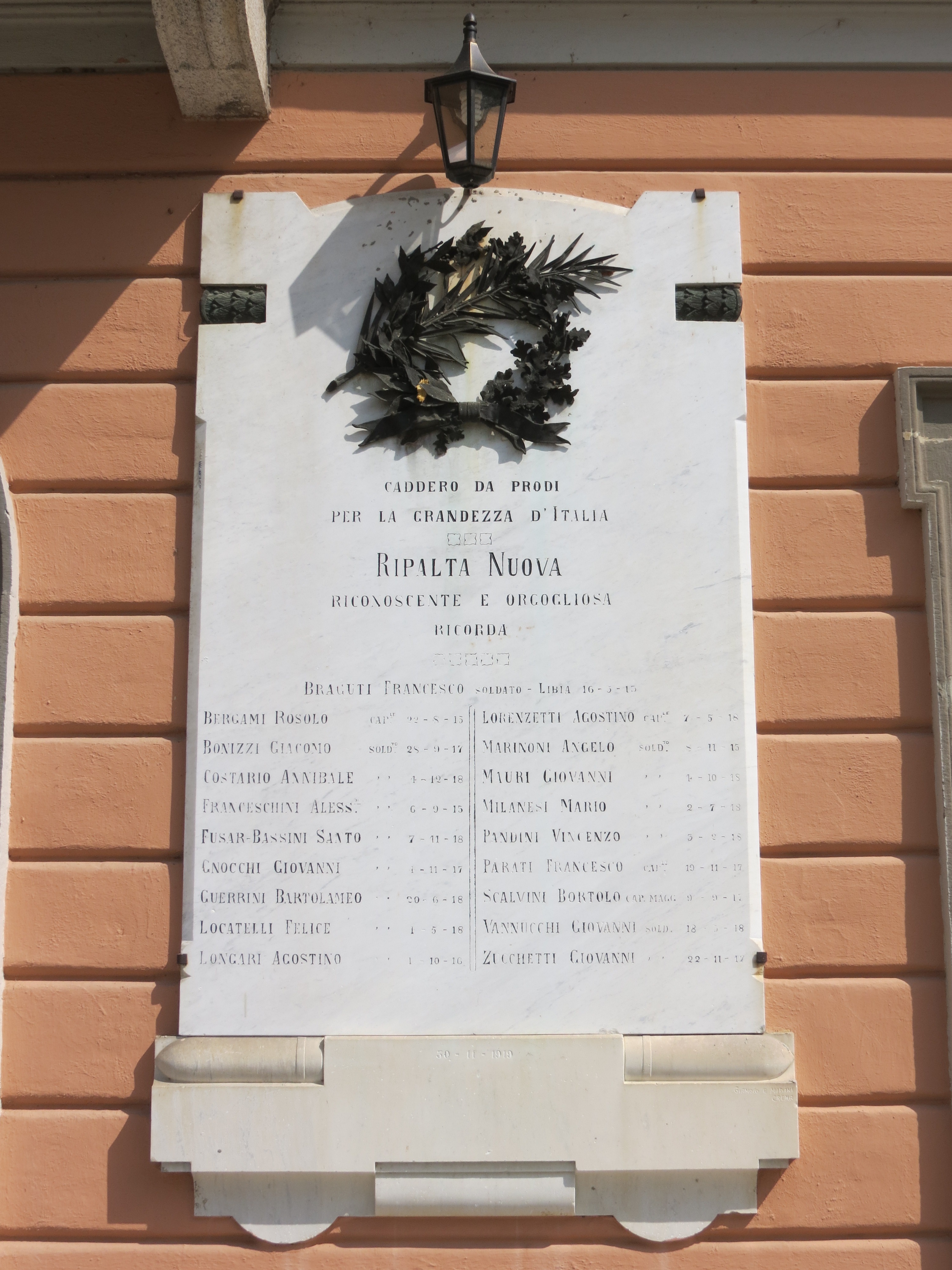 lapide commemorativa ai caduti di Giamoco e Mariani (sec. XX, sec. XX)
