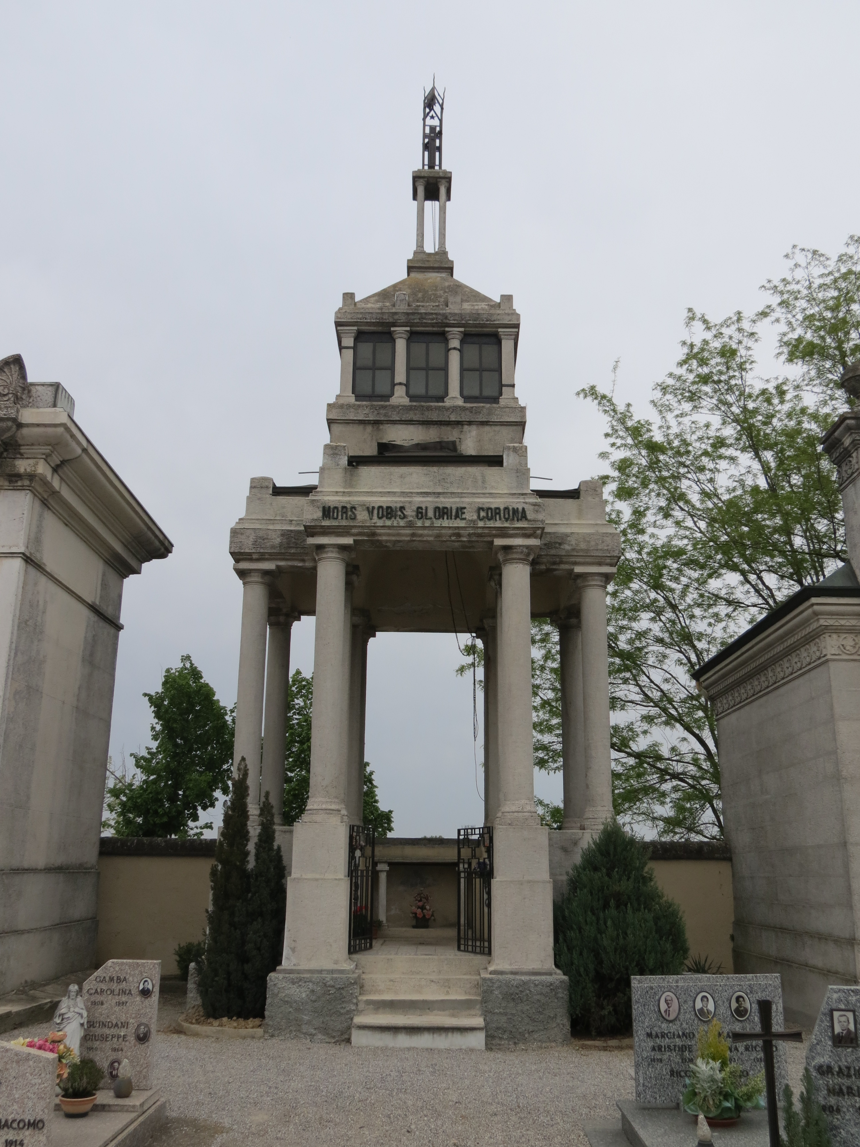 monumento ai caduti - a tempietto - ambito italiano (sec. XX, sec. XX)