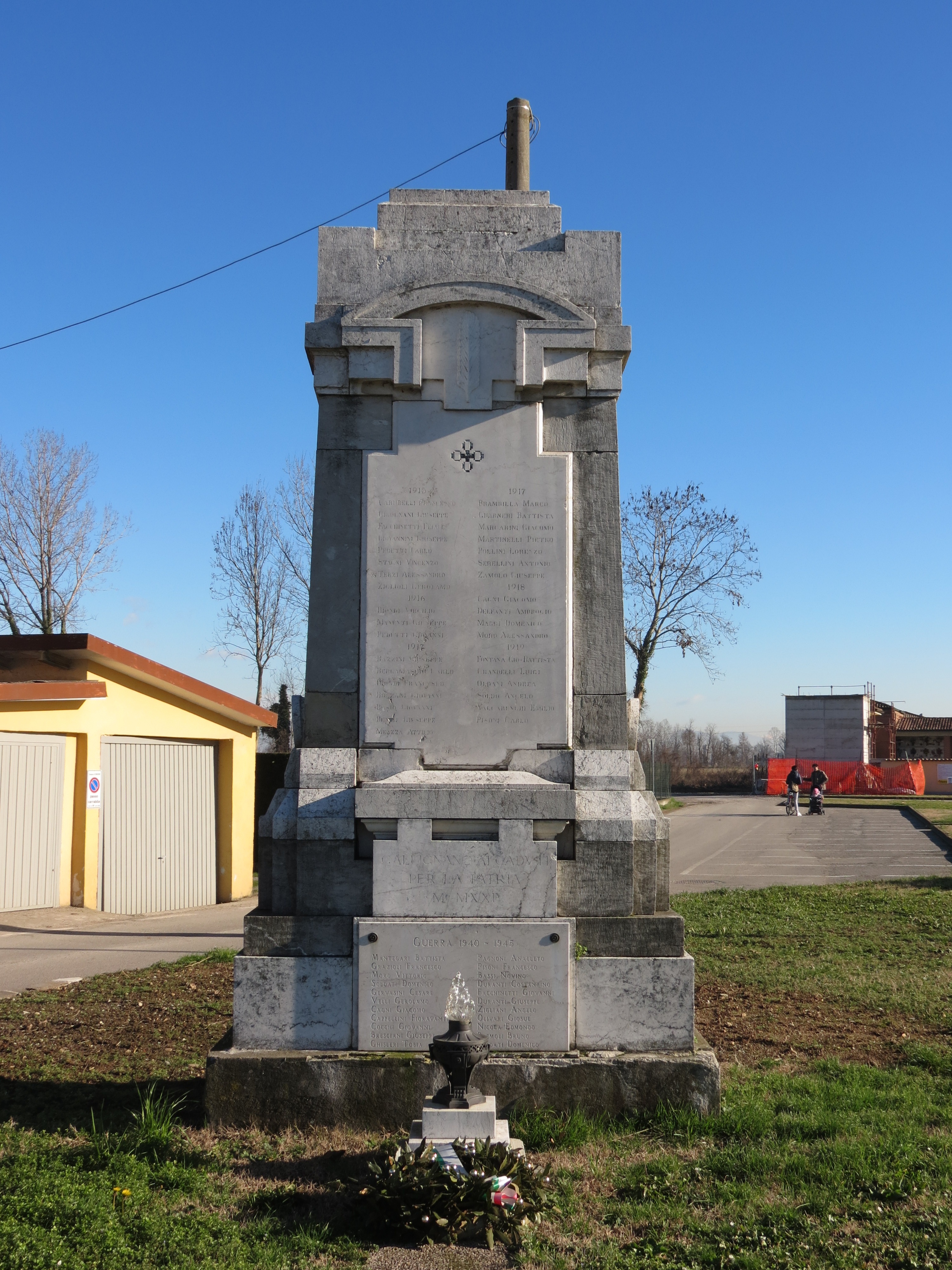 monumento ai caduti - a stele - ambito italiano (sec. XX, sec. XX)