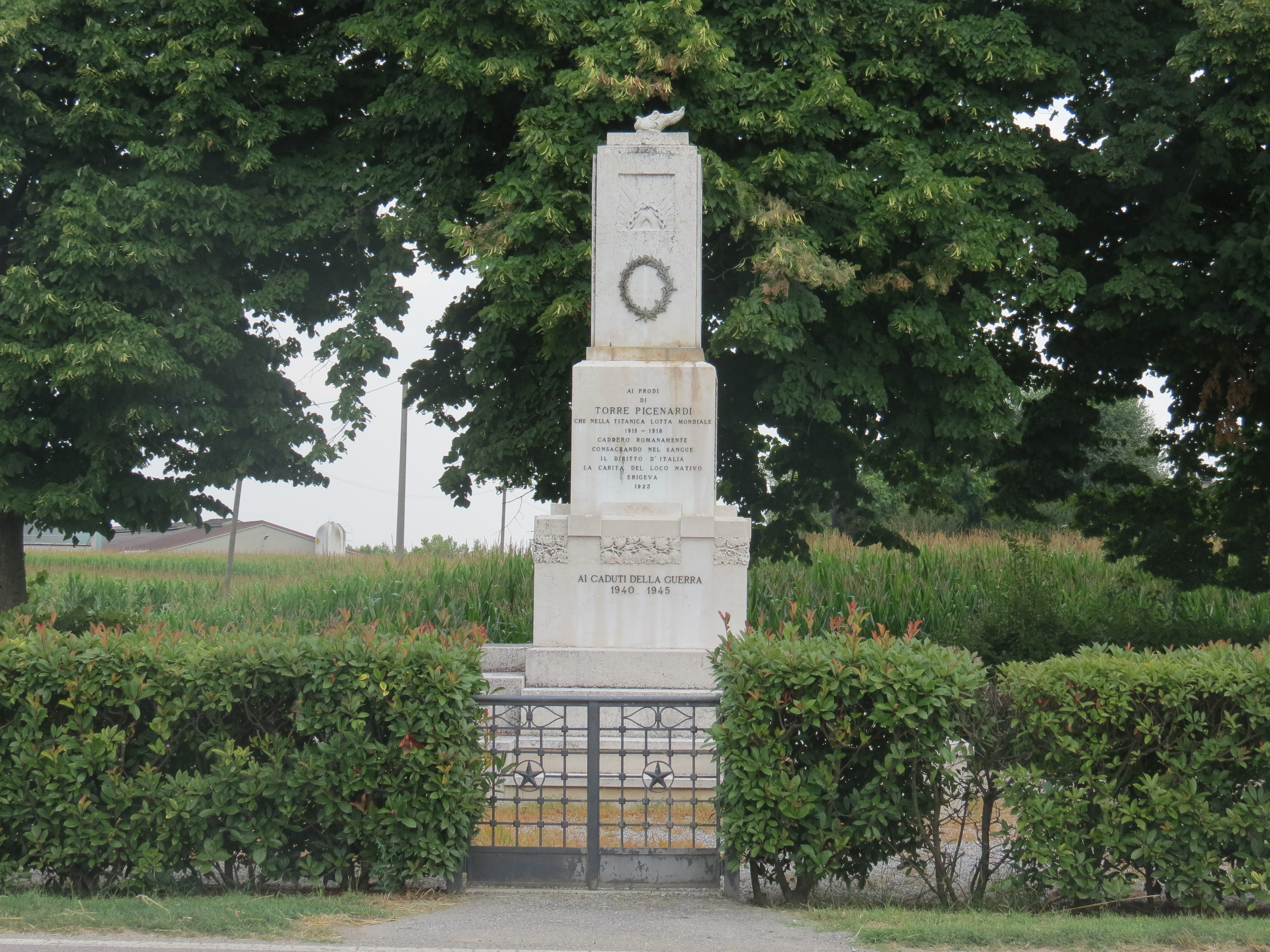 monumento ai caduti - a cippo - ambito italiano (sec. XX, sec. XX)