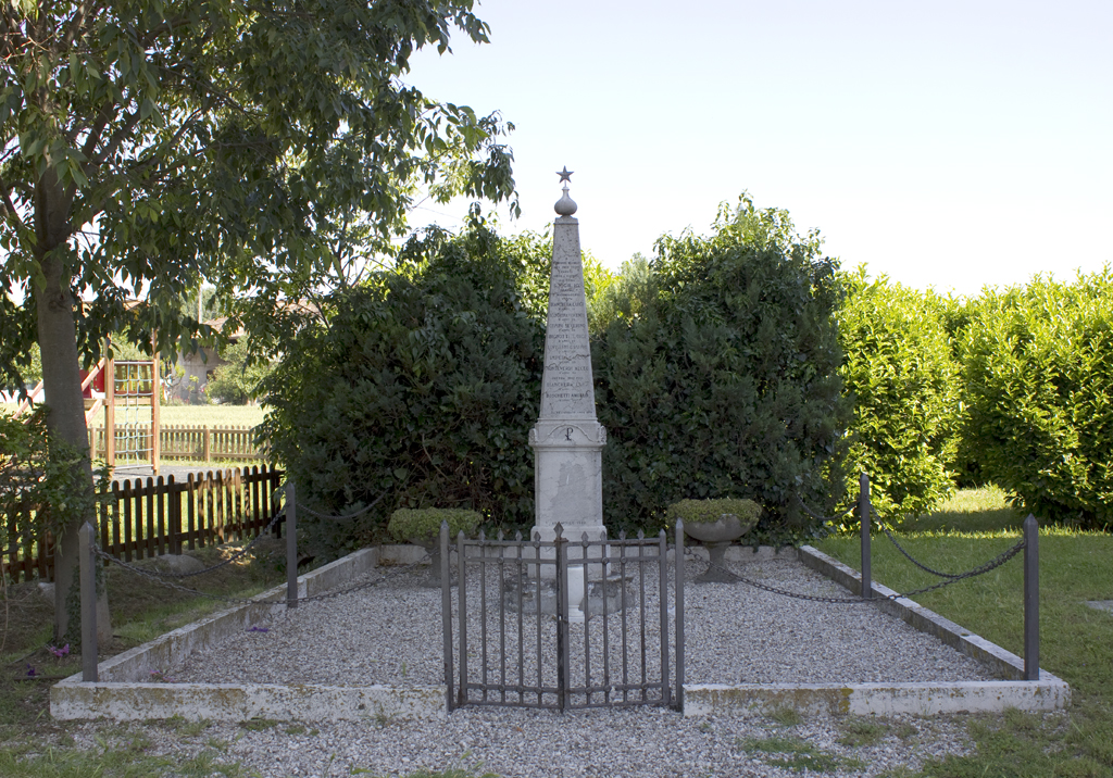 stella (monumento ai caduti - ad obelisco, opera isolata) - ambito italiano (sec. XX, sec. XX)