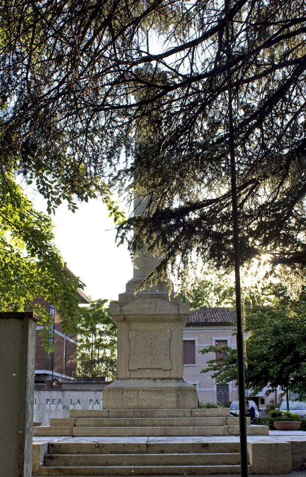 croce (monumento ai caduti - a colonna, opera isolata) di Poggi Giuseppe - ambito italiano (sec. XIX, sec. XX, sec. XX)