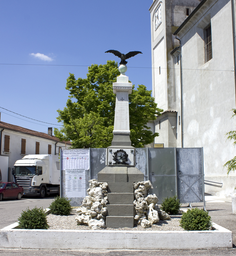 allegori della Vittoria come aquila, stella (monumento ai caduti - ad obelisco, opera isolata) di Venturini Aldo (sec. XX, sec. XX)