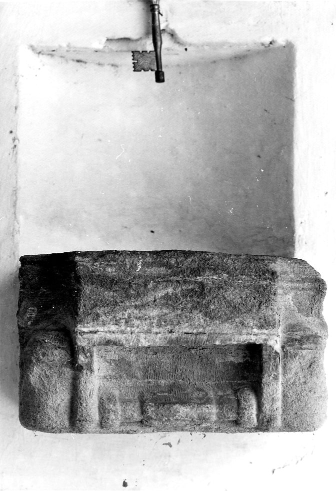 acquasantiera - bottega lucana (sec. XIX)