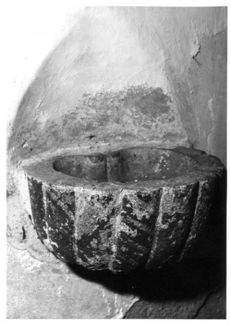 acquasantiera, opera isolata - bottega lucana (sec. XVIII)