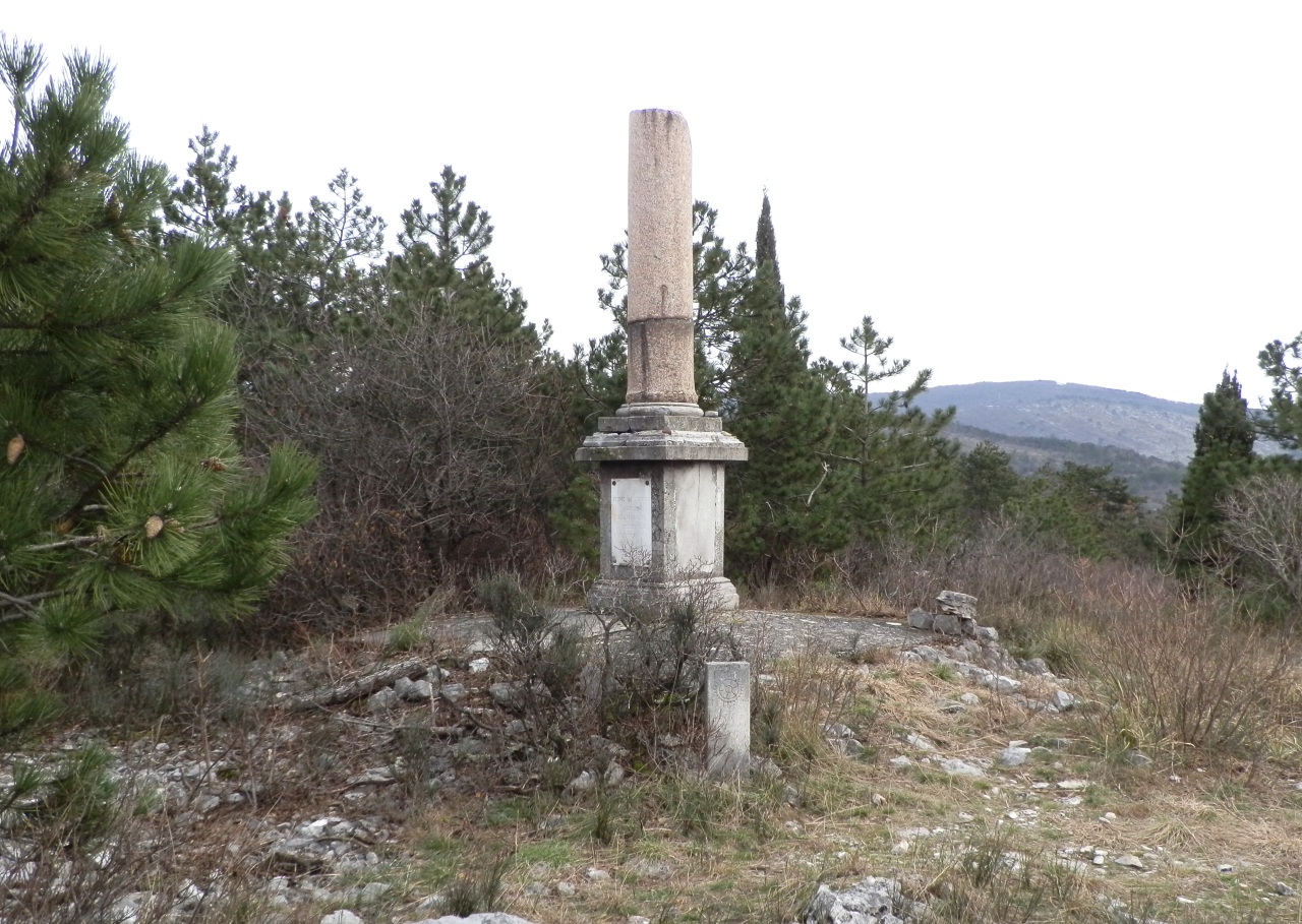 soggetto assente (monumento ai caduti - a colonna spezzata, opera isolata) - manifattura genio militare italiano (primo quarto XX)