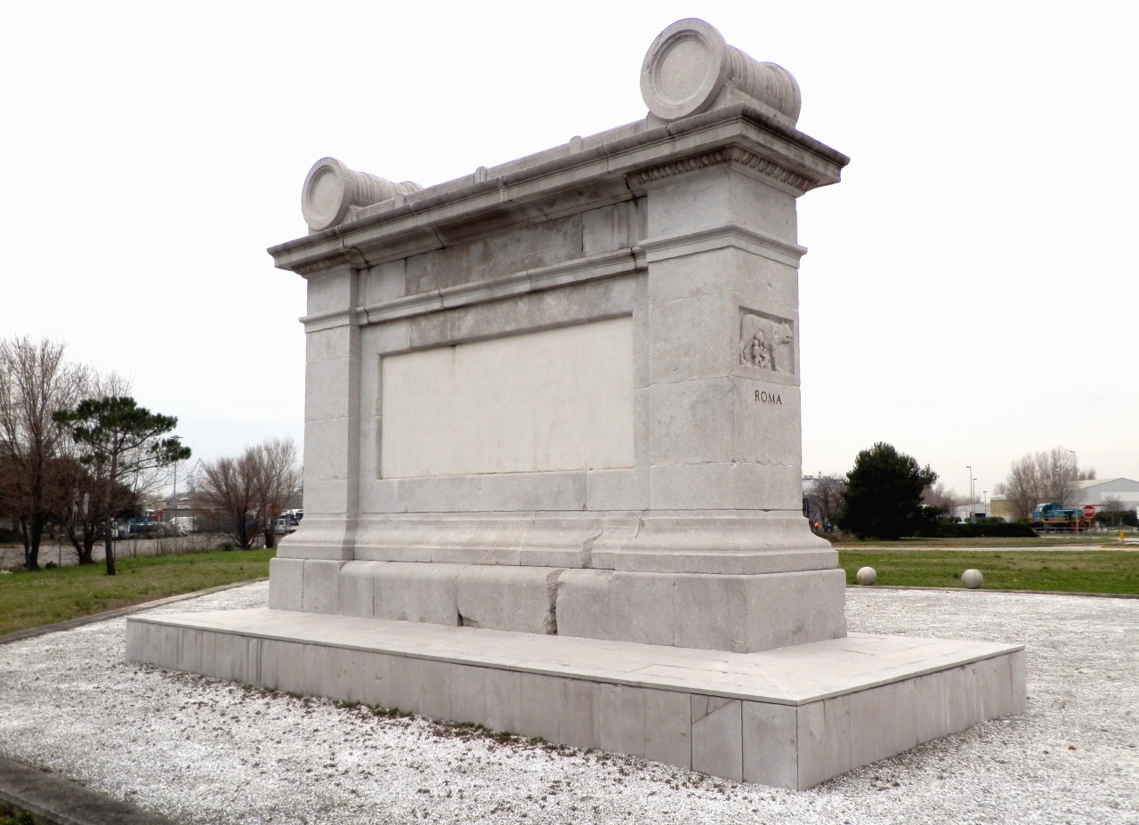 soggetto assente (monumento ai caduti - ad ara, opera isolata) di Cirilli Guido (attribuito) (XX)