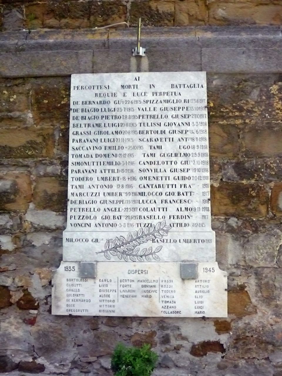 soggetto assente (lapide commemorativa ai caduti) di Veronese Vittorio (attribuito) (XX)