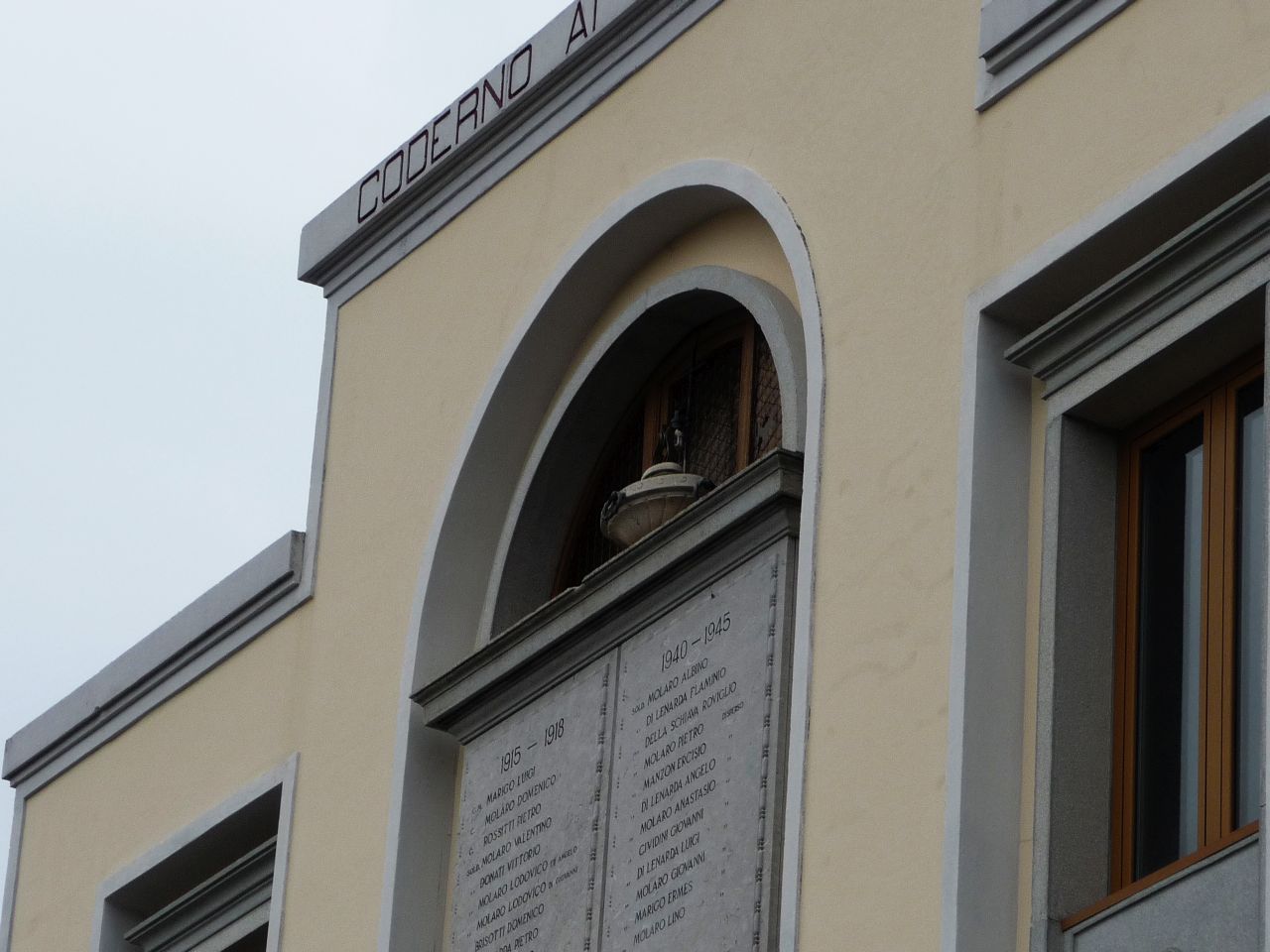 soggetto assente (lapide commemorativa ai caduti, serie) - manifattura friulana (prima metà XX)