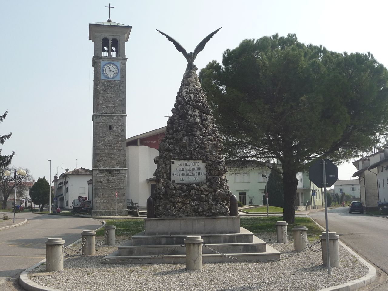 allegoria della Vittoria come aquila (monumento ai caduti - a montagna figurata, opera isolata) - manifattura friulana (secondo quarto XX)