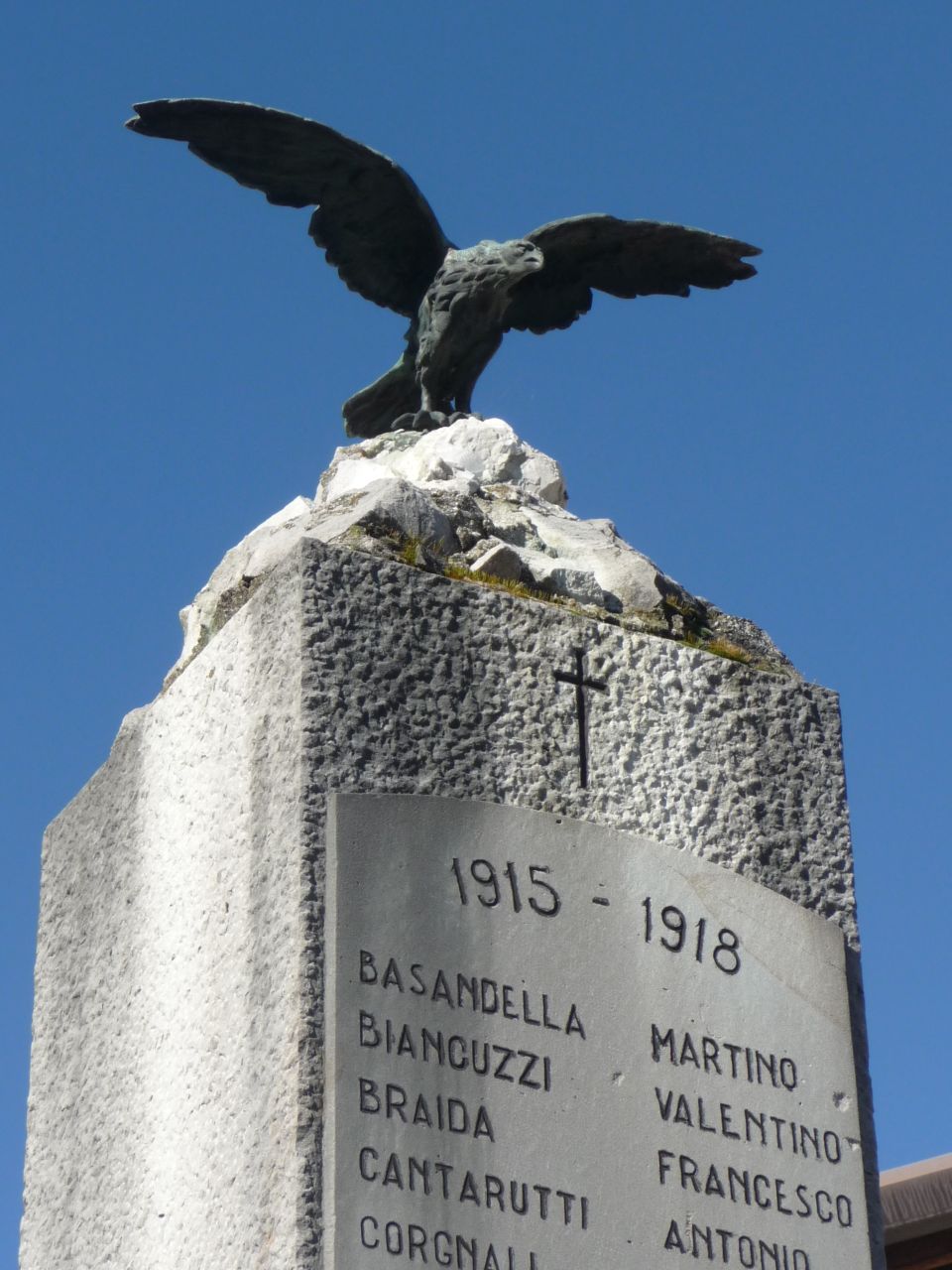 allegoria della Vittoria come aquila, leoni (monumento ai caduti - a stele, opera isolata) - ambito friulano (prima metà XX)