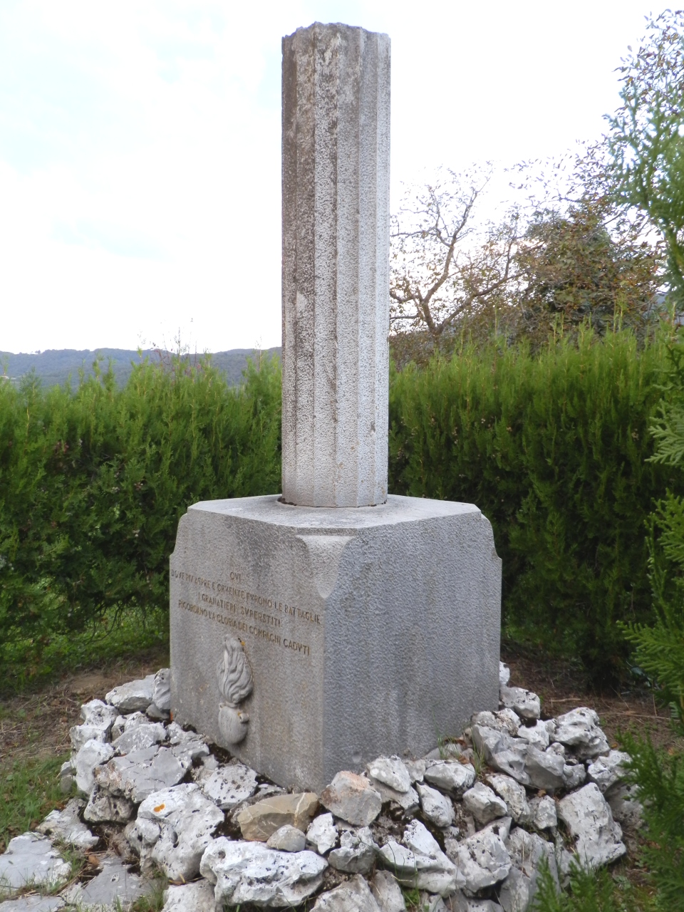 soggetto assente (monumento ai caduti - a colonna spezzata, opera isolata) - ambito militare italiano (prima metà XX)