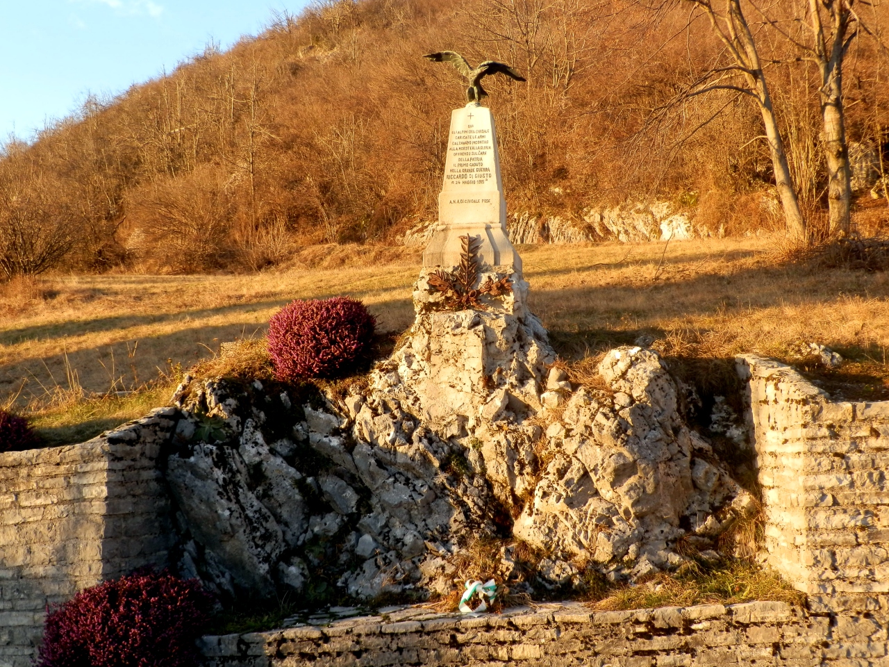 allegoria della Vittoria come aquila (monumento ai caduti - a cippo, opera isolata) - ambito friulano (prima metà XX)