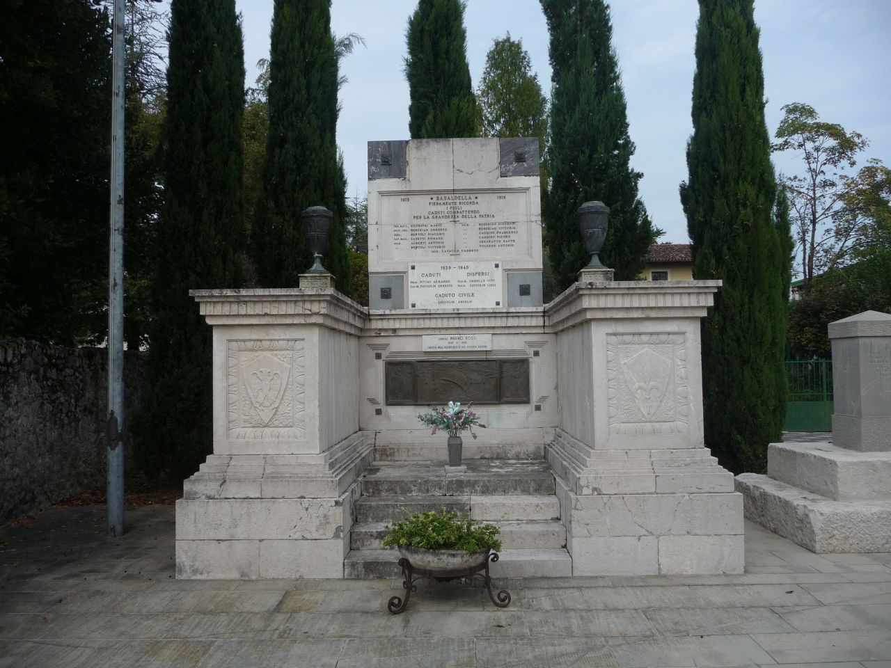 soggetto assente (monumento ai caduti - ad ara, opera isolata) - ambito Italia settentrionale (XX)