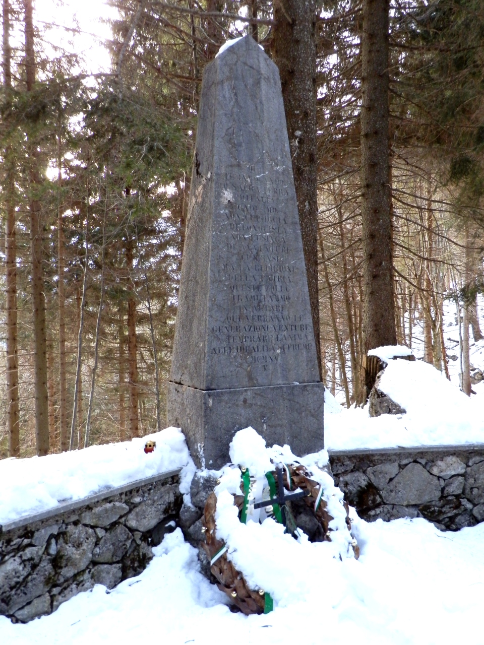 soggetto assente (monumento ai caduti - a cippo, opera isolata) - manifattura militare italiana (prima metà XX)