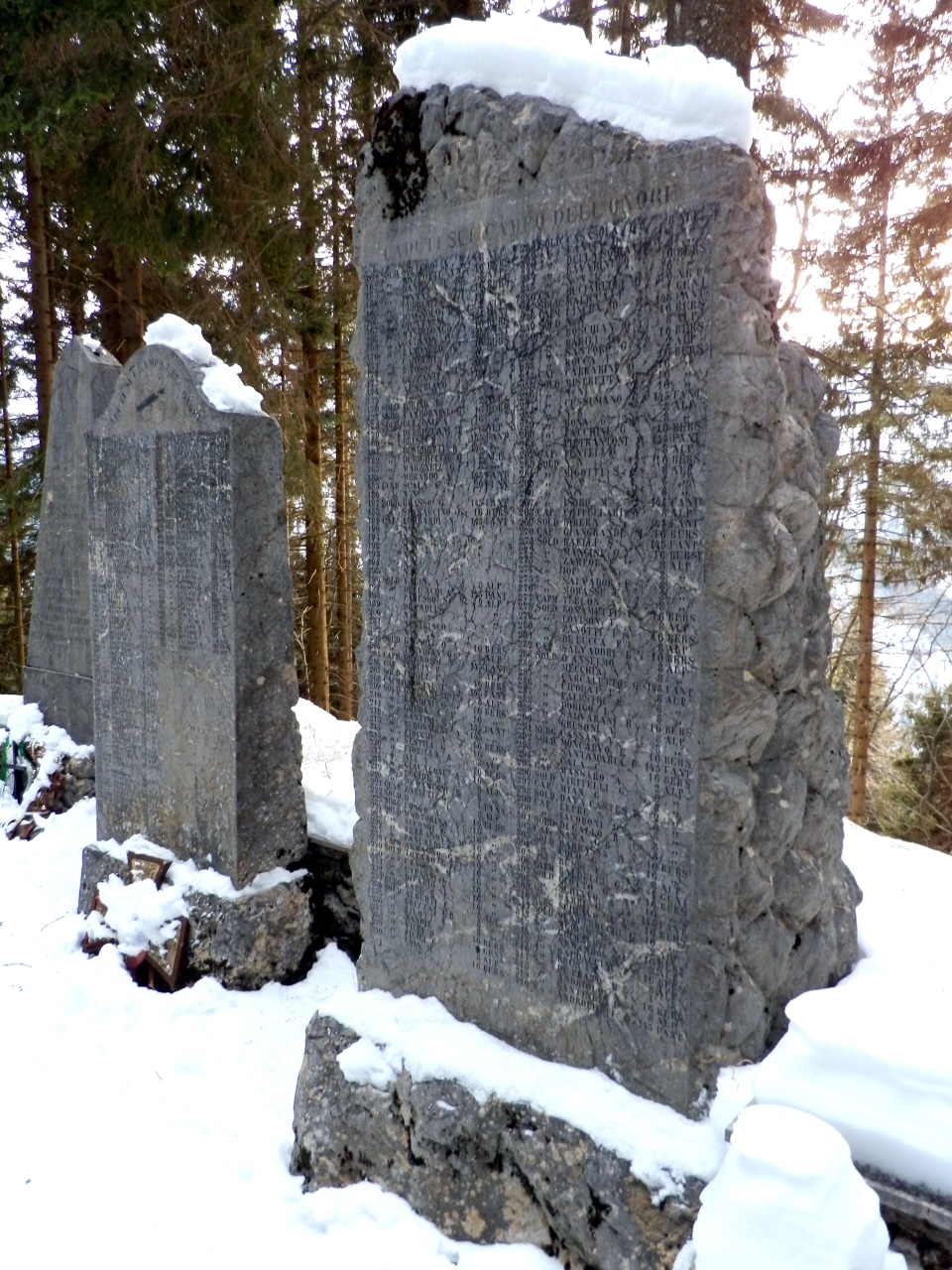 soggetto assente (monumento ai caduti - a stele, opera isolata) - manifattura militare italiana (prima metà XX)