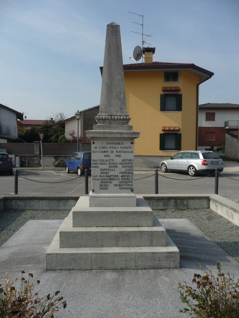 soggetto assente (monumento ai caduti - ad obelisco, opera isolata) - manifattura friulana (inizio/ metà XX)