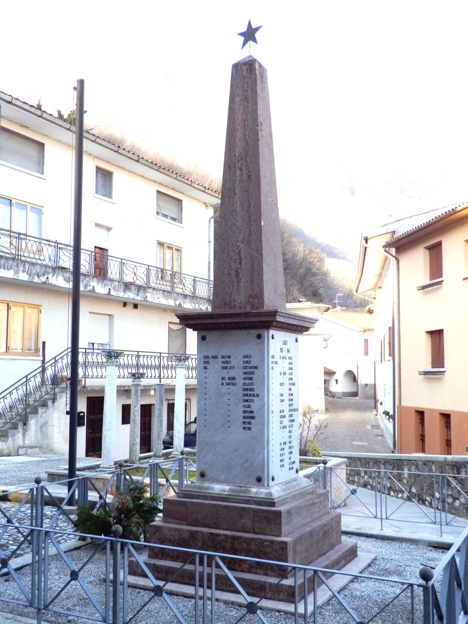 soggetto assente (monumento ai caduti - ad obelisco, opera isolata) - ambito friulano (prima metà XX)