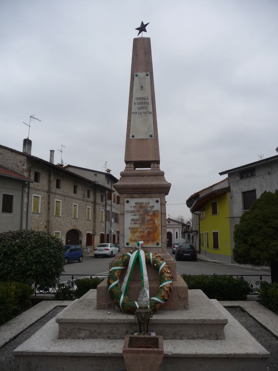 soggetto assente (monumento ai caduti - ad obelisco, opera isolata) - manifattura friulana (inizio/ metà XX)