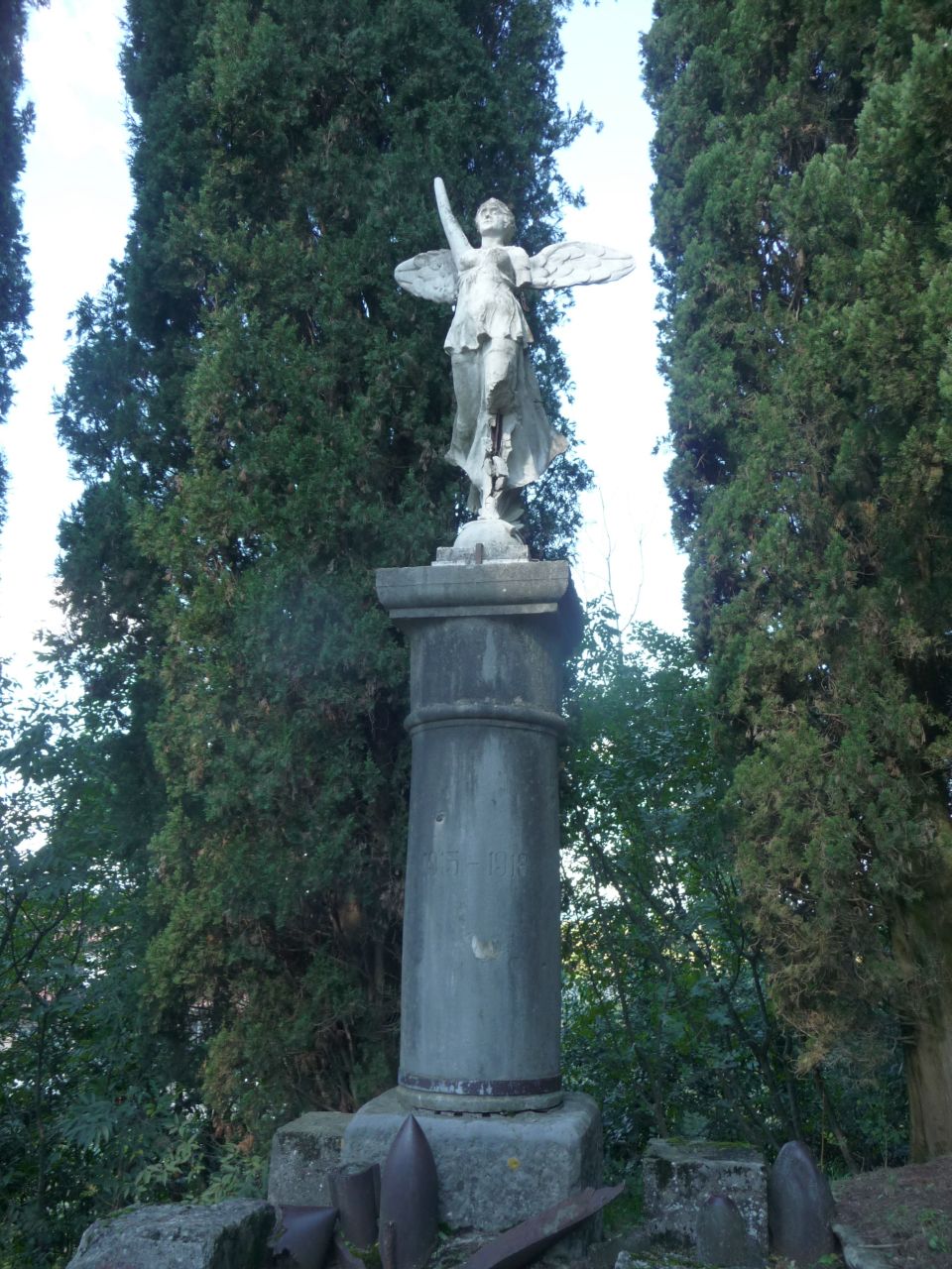 allegoria della Vittoria (monumento ai caduti - a colonna, opera isolata) - ambito Italia settentrionale (inizio/ metà XX)