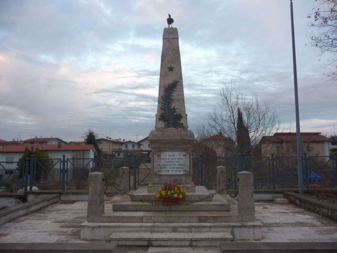 soggetto assente (monumento ai caduti - ad obelisco, opera isolata) di De Paoli Luigi (attribuito) - ambito veneto-friulano (primo quarto XX)