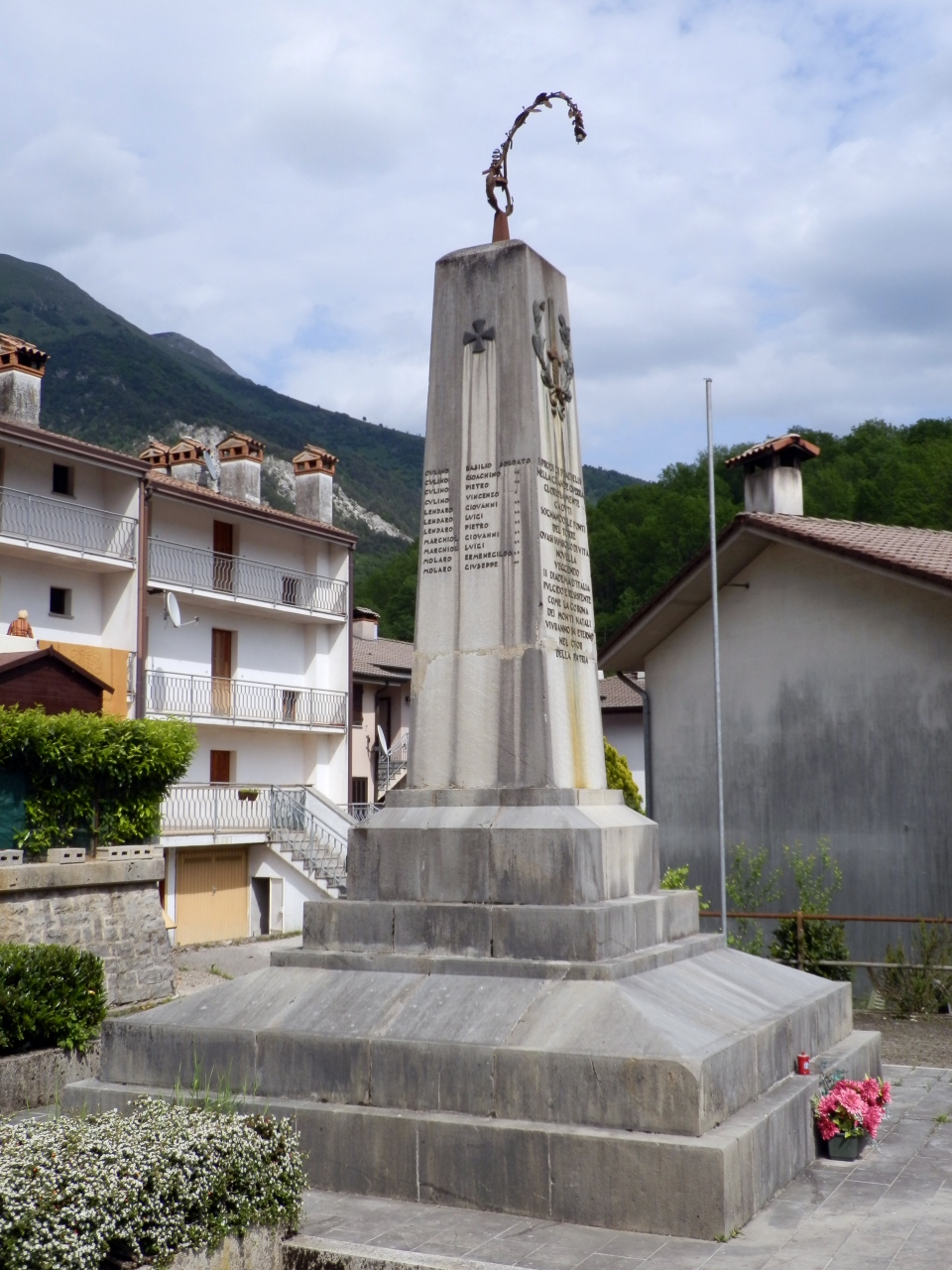 soggetto assente (monumento ai caduti - ad obelisco, opera isolata) - ambito friulano (prima metà XX)