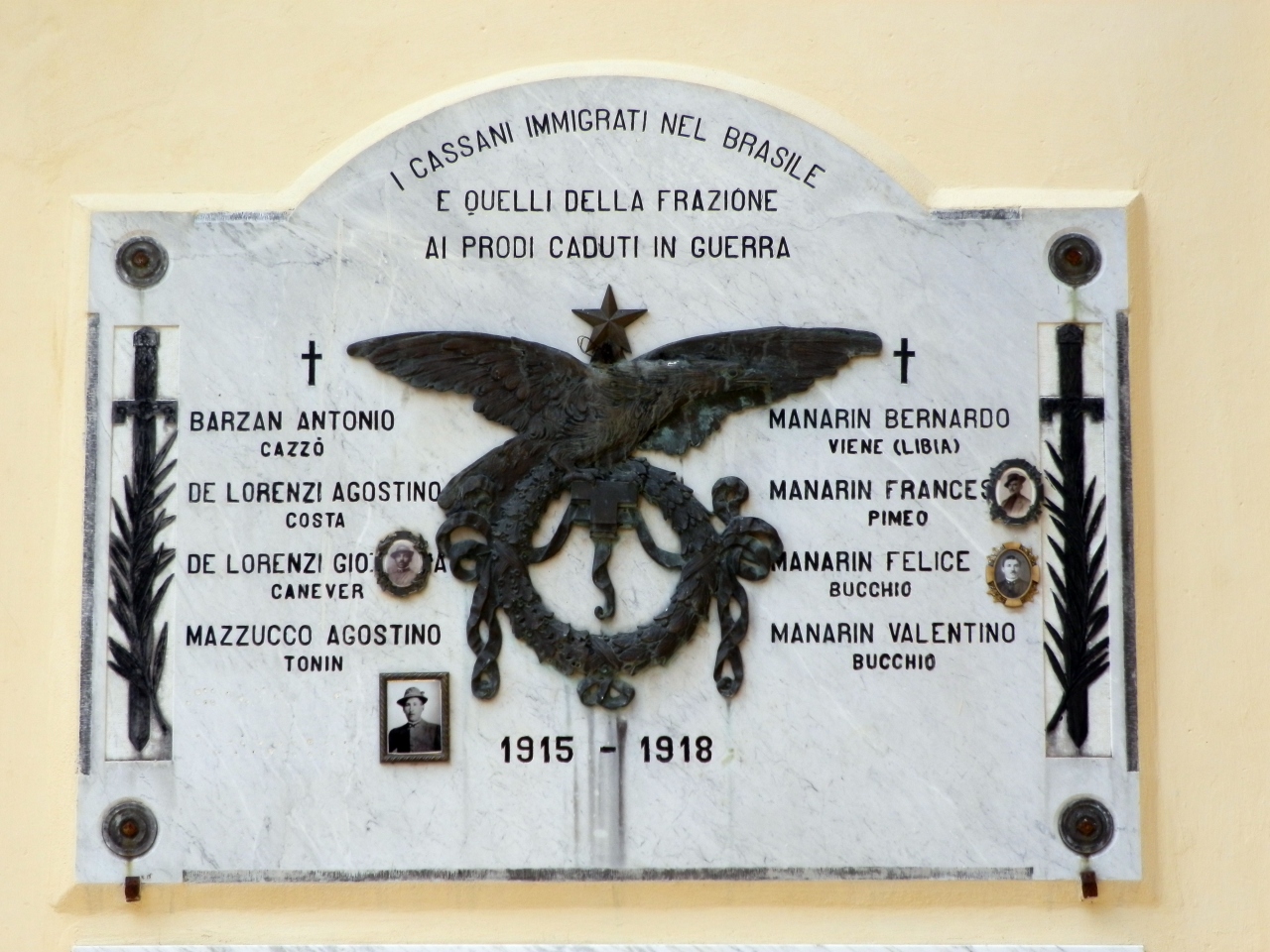 allegoria della Vittoria come aquila (lapide commemorativa ai caduti, opera isolata) - ambito veneto-friulano (prima metà XX)