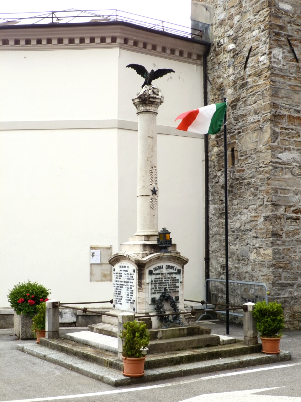 allegoria della Vittoria come aquila (monumento ai caduti - a colonna, opera isolata) - ambito friulano (prima metà XX)