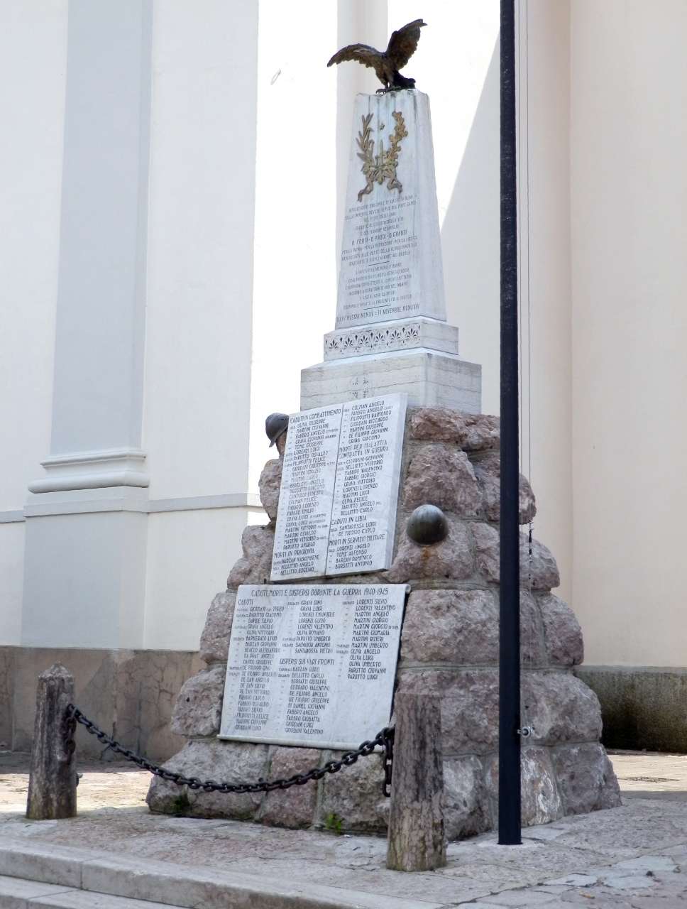 allegoria della Vittoria come aquila (monumento ai caduti - a stele, opera isolata) di Bergamasco Mansueto (attribuito) - ambito veneto-friulano (primo quarto XX)