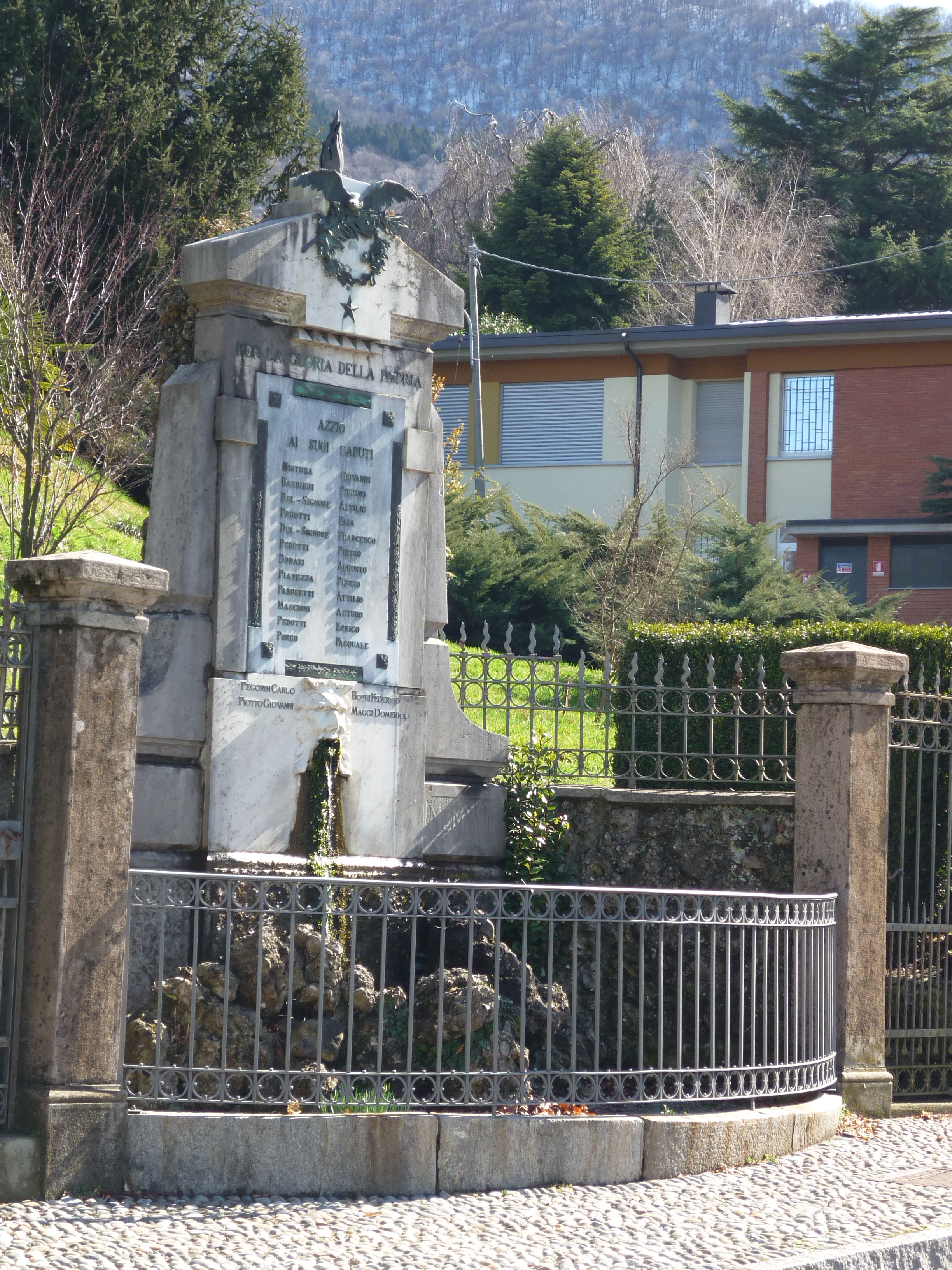 monumento ai caduti - a fontana, opera isolata - ambito italiano (sec. XX)