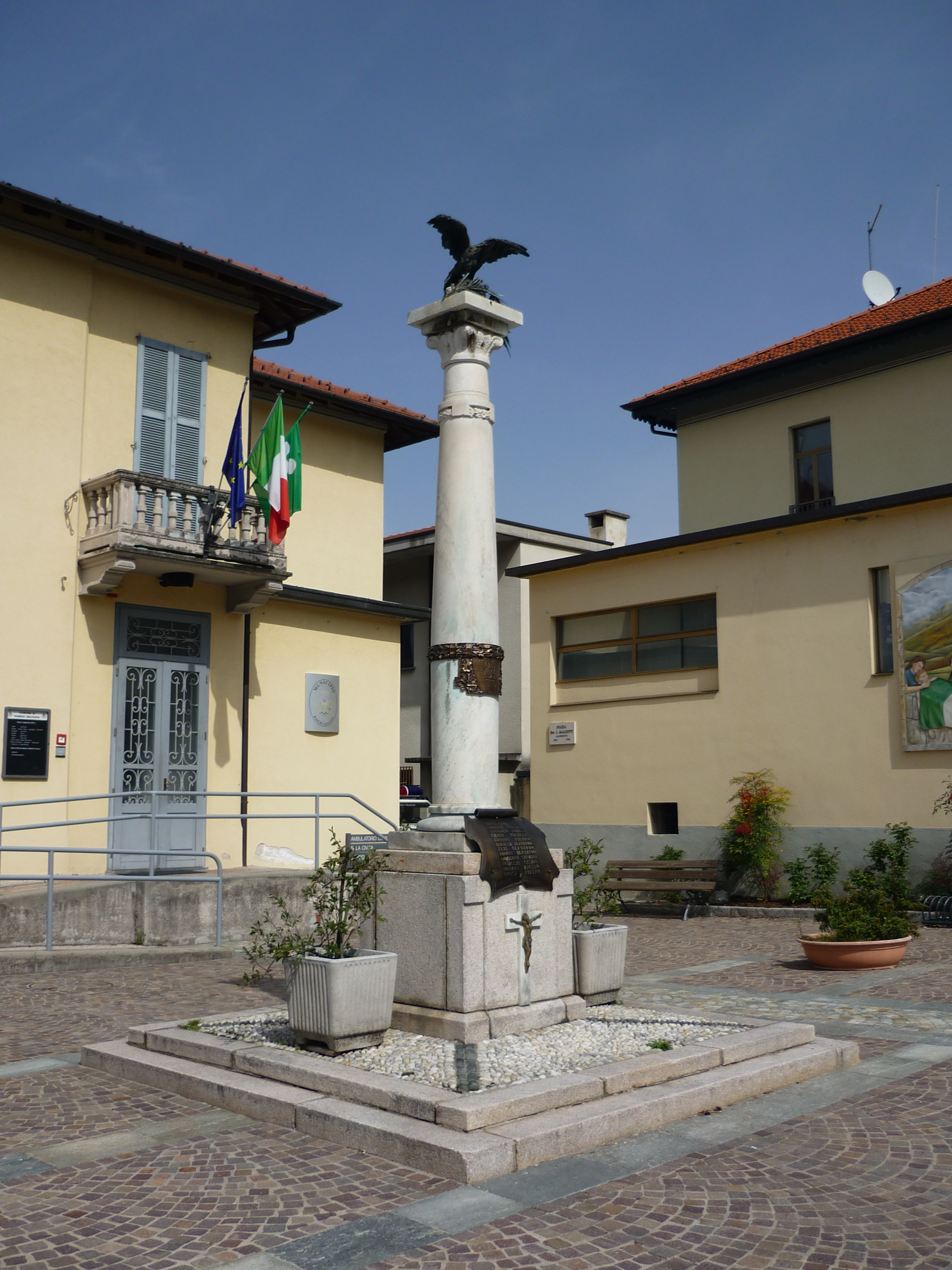 monumento ai caduti - a colonna, opera isolata - ambito italiano (sec. XX)