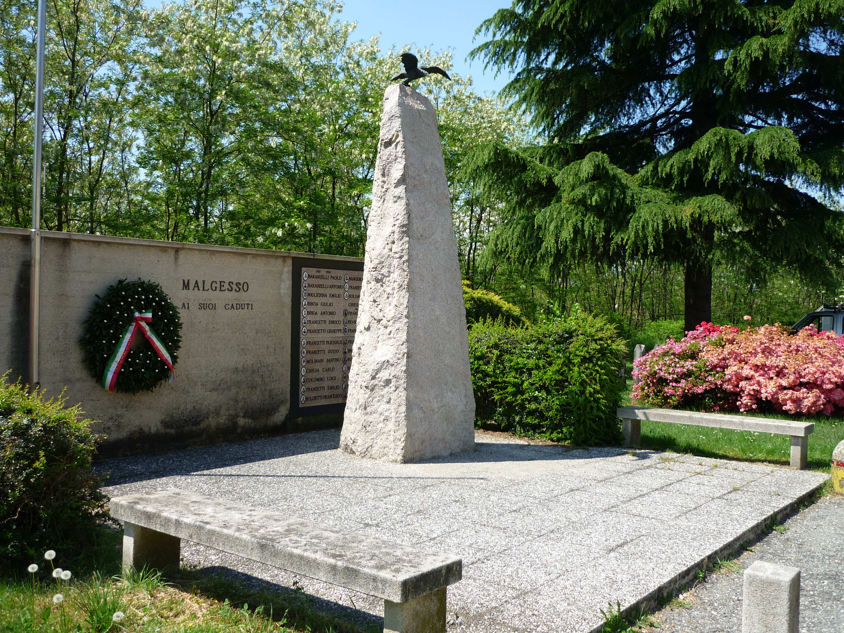 monumento ai caduti - ad obelisco, opera isolata - ambito italiano (sec. XX, sec. XX)