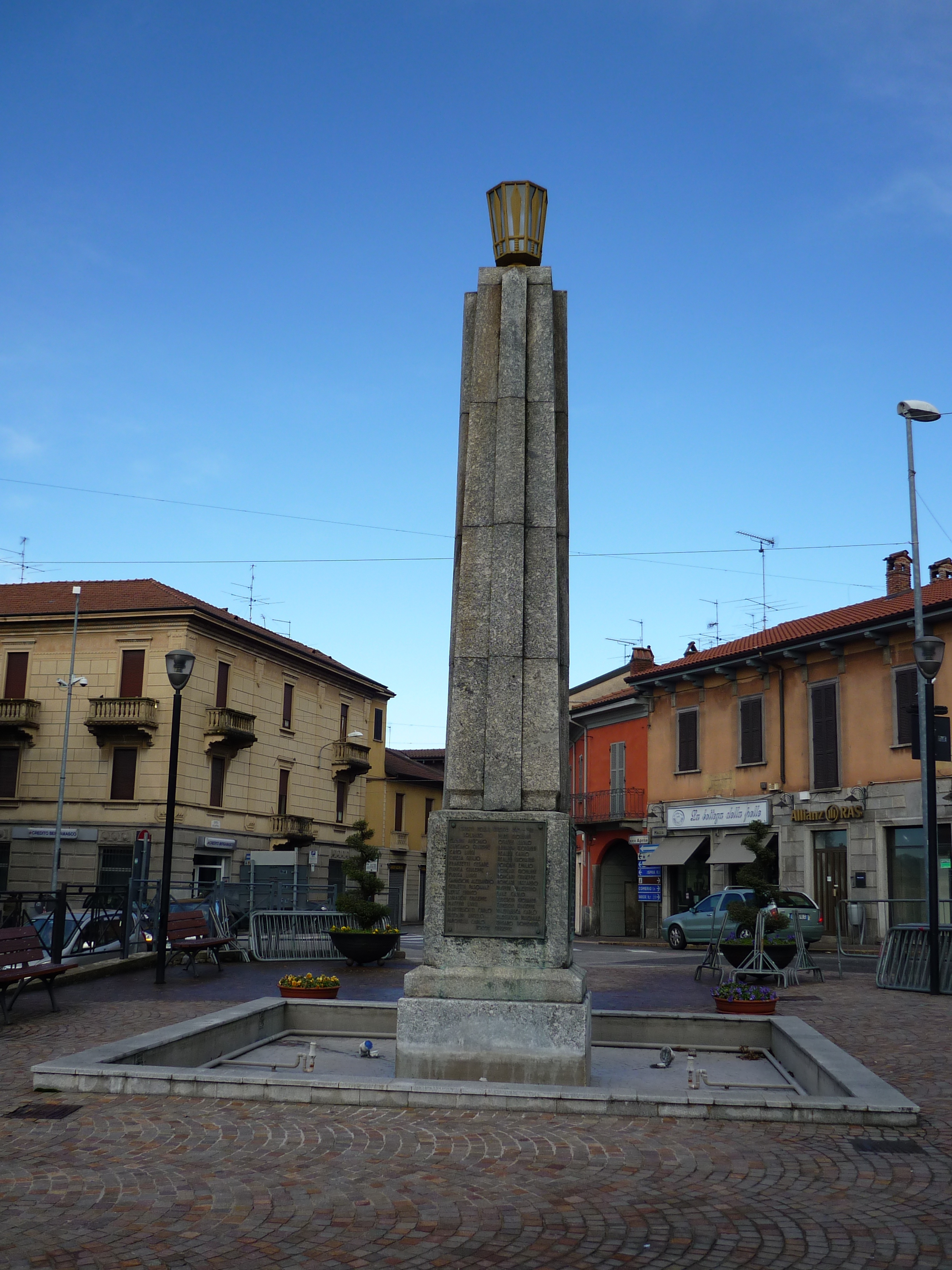 monumento ai caduti - a fontana, opera isolata - ambito italiano (sec. XX, sec. XX)