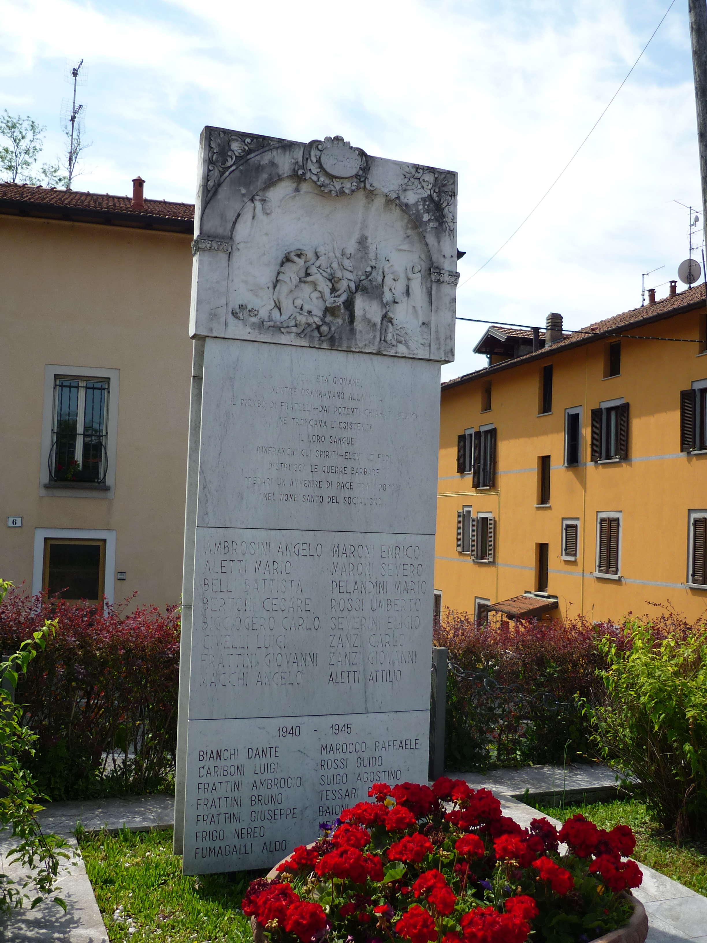 scena di guerra con soldati (monumento ai caduti - a stele, opera isolata) - ambito italiano (sec. XX)