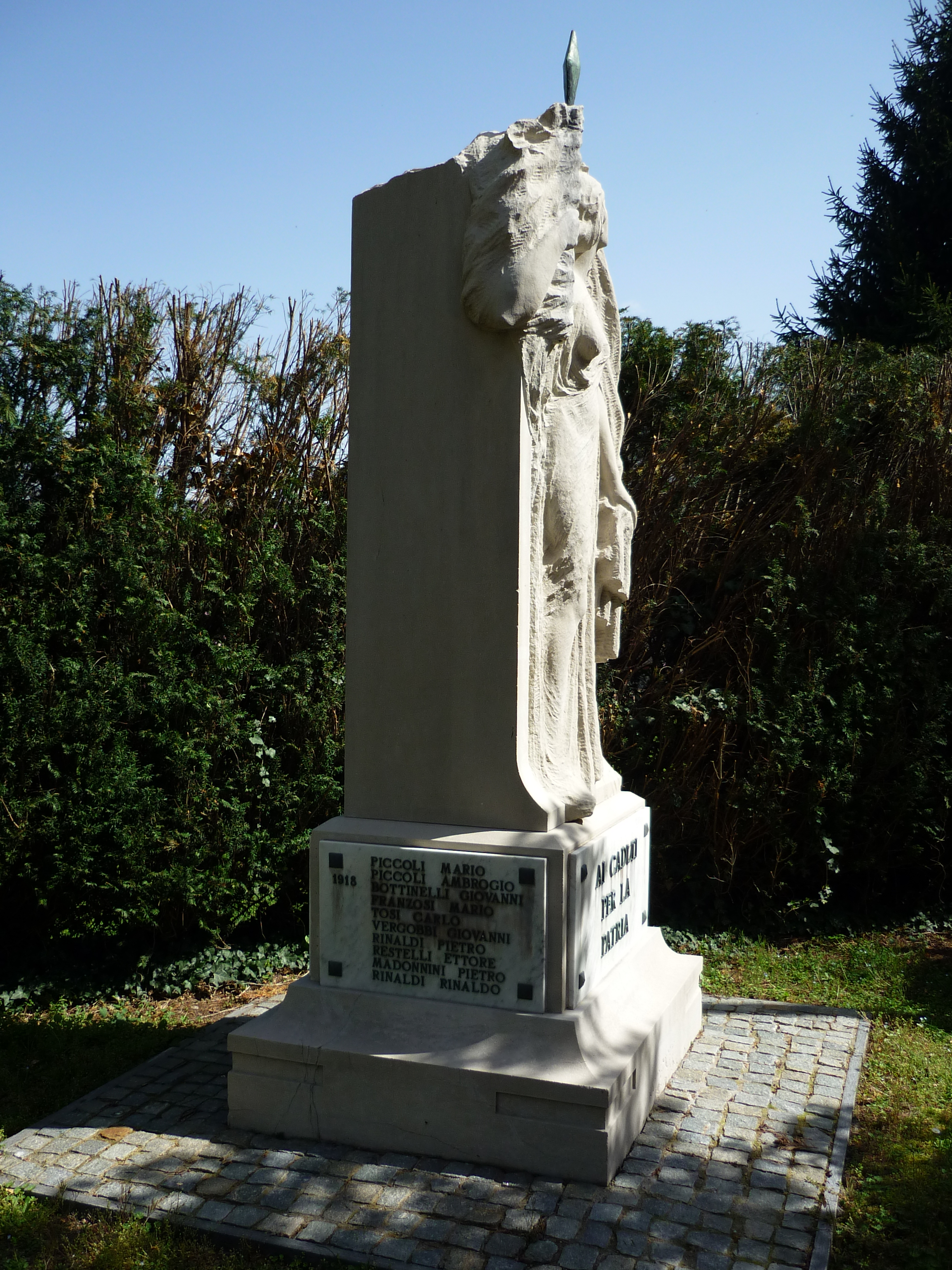 allegoria della Vittoria (monumento ai caduti - a cippo, opera isolata) di Franzosi G (sec. XX)