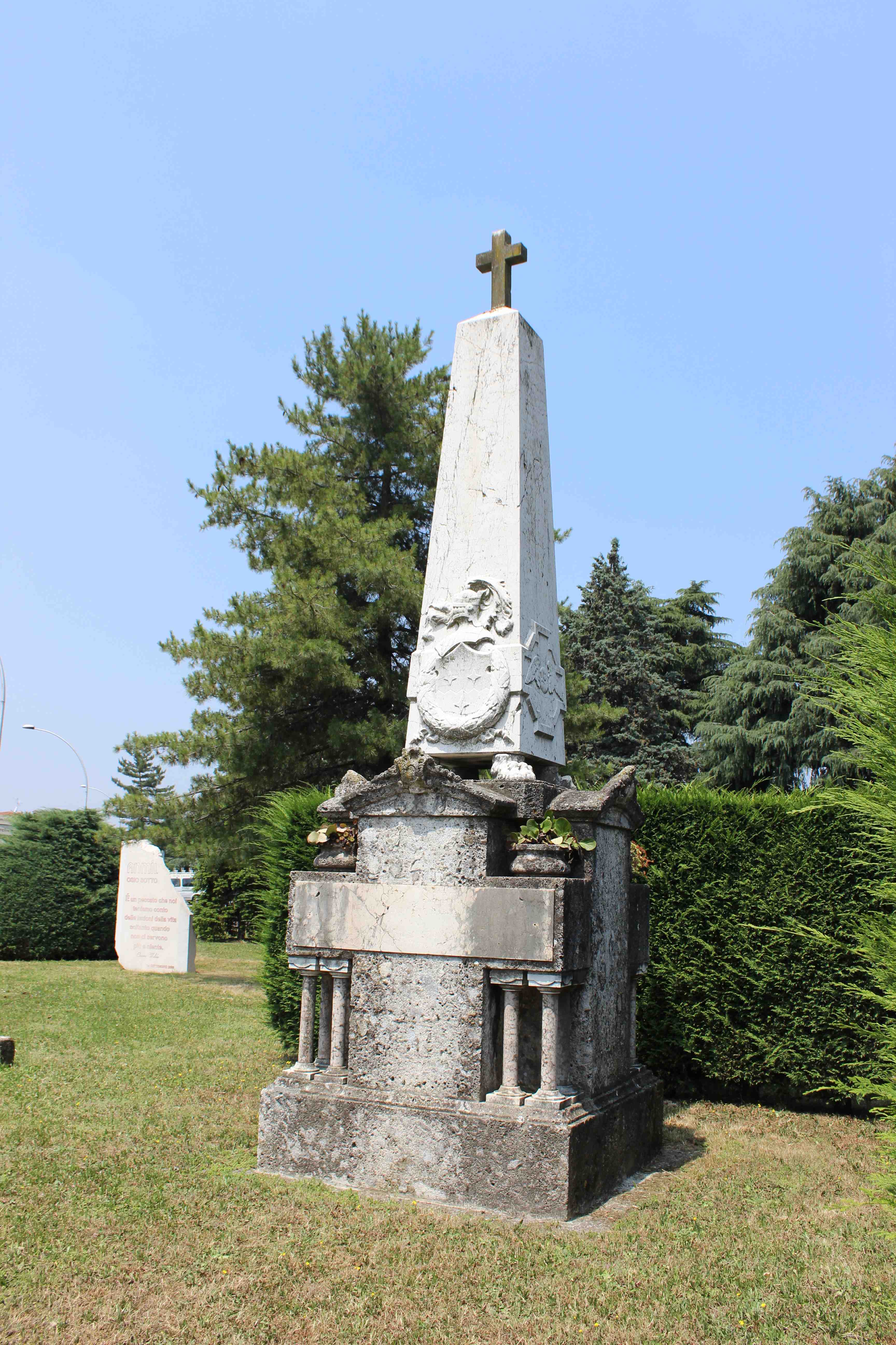 monumento ai caduti - ad obelisco, opera isolata - ambito italiano (prima metà sec. XX)